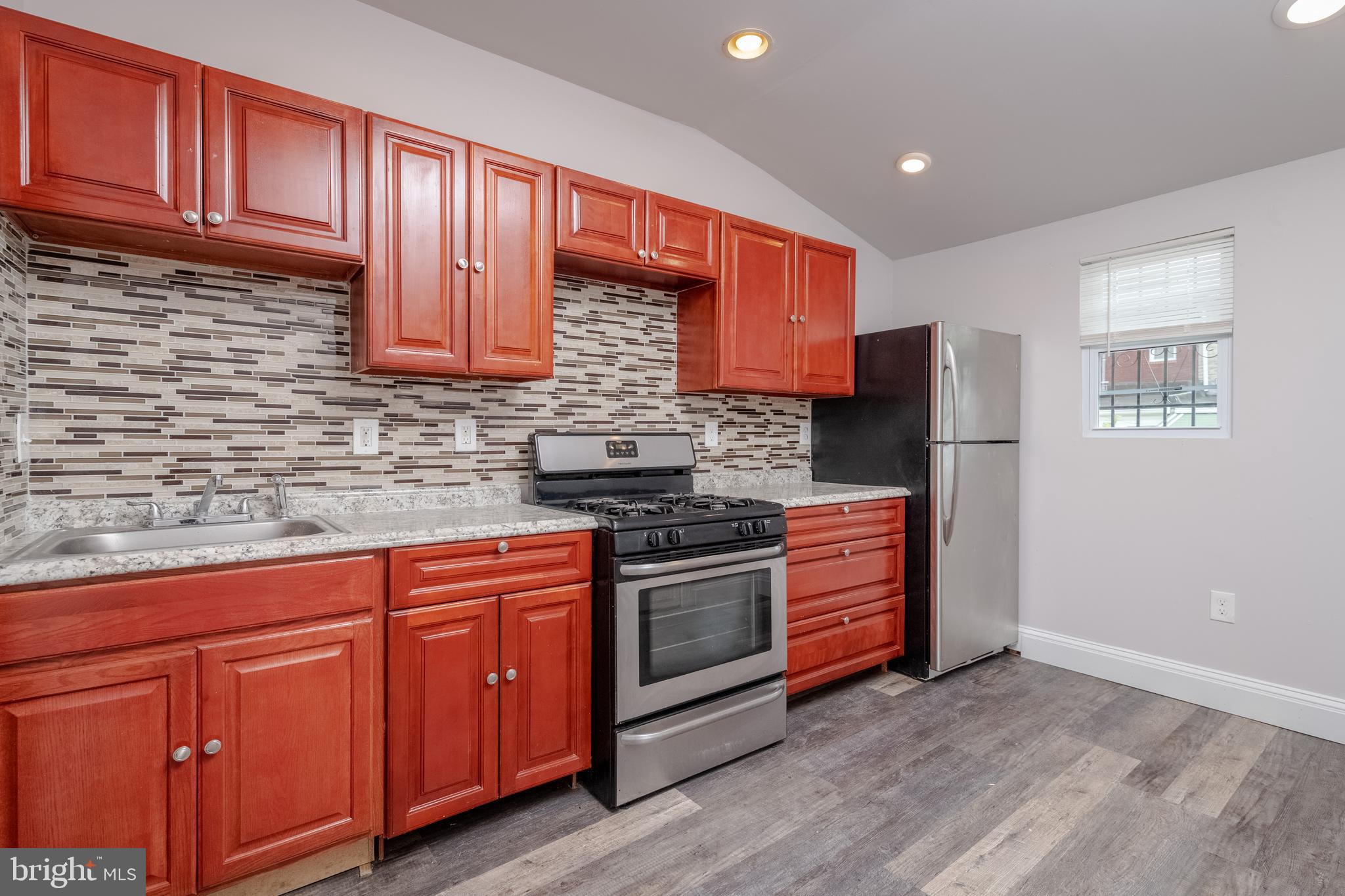 ELLWOOD PARK - Residential