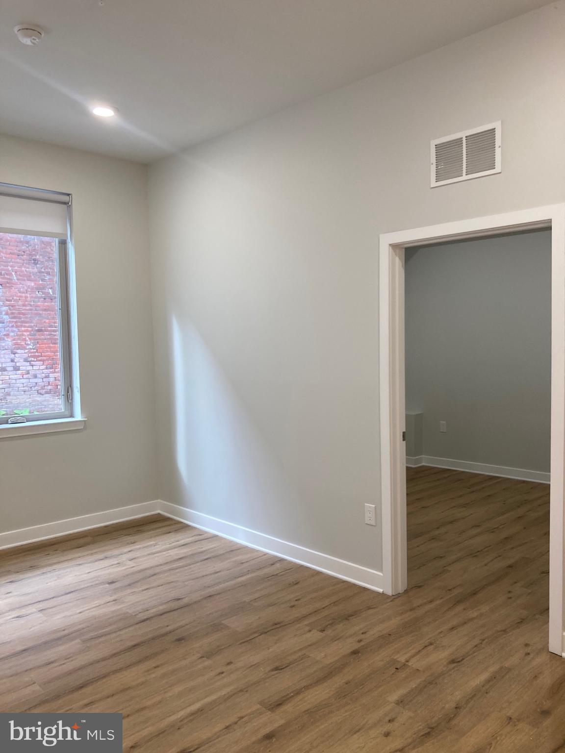 KENSINGTON - Residential Lease