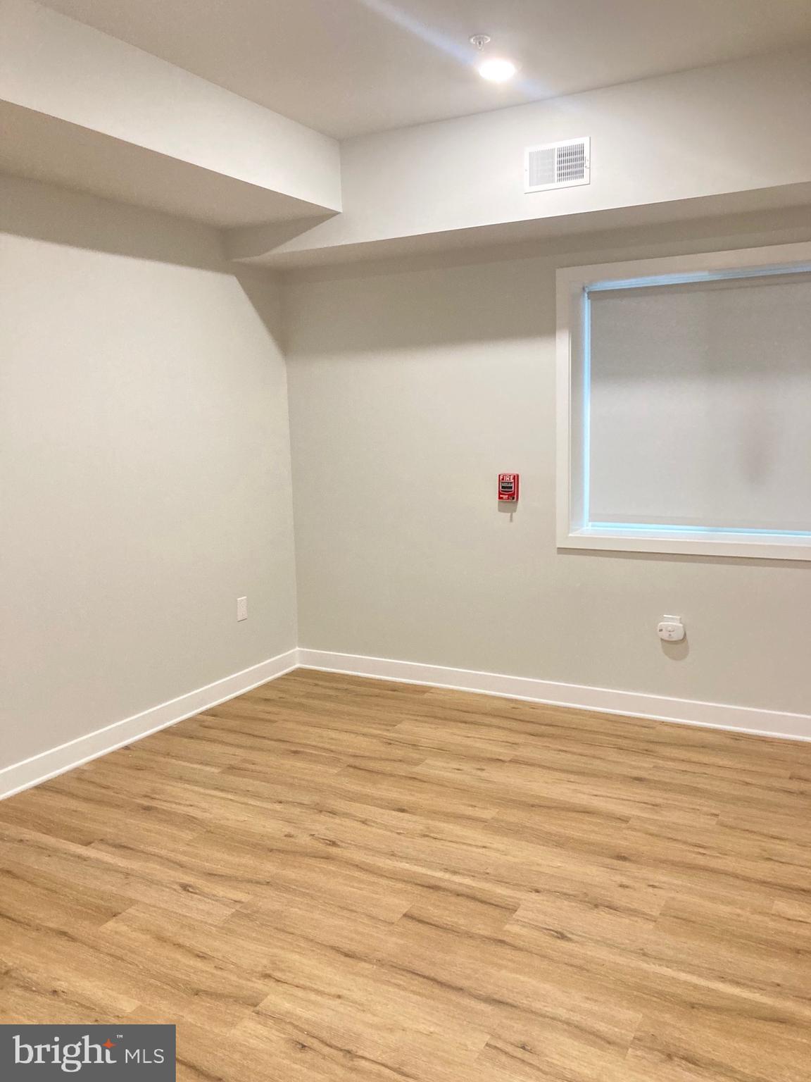 KENSINGTON - Residential Lease