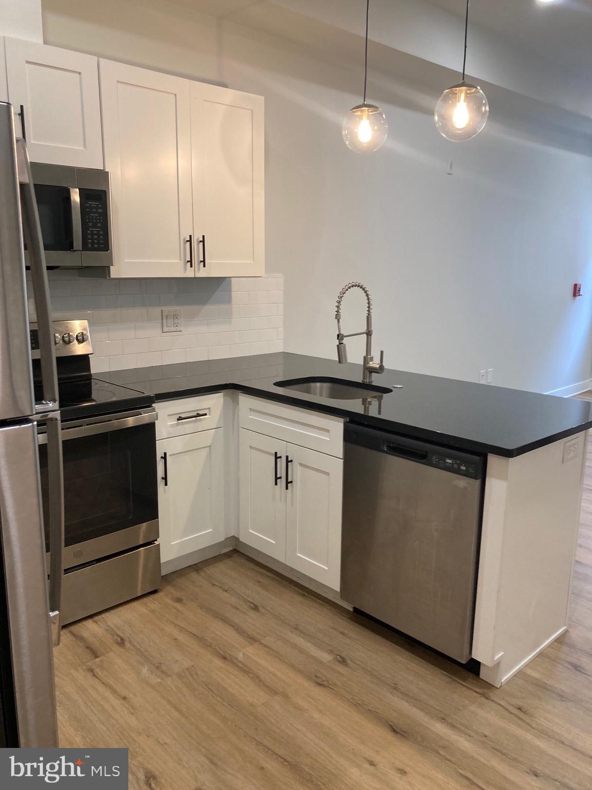 KENSINGTON - Residential Lease