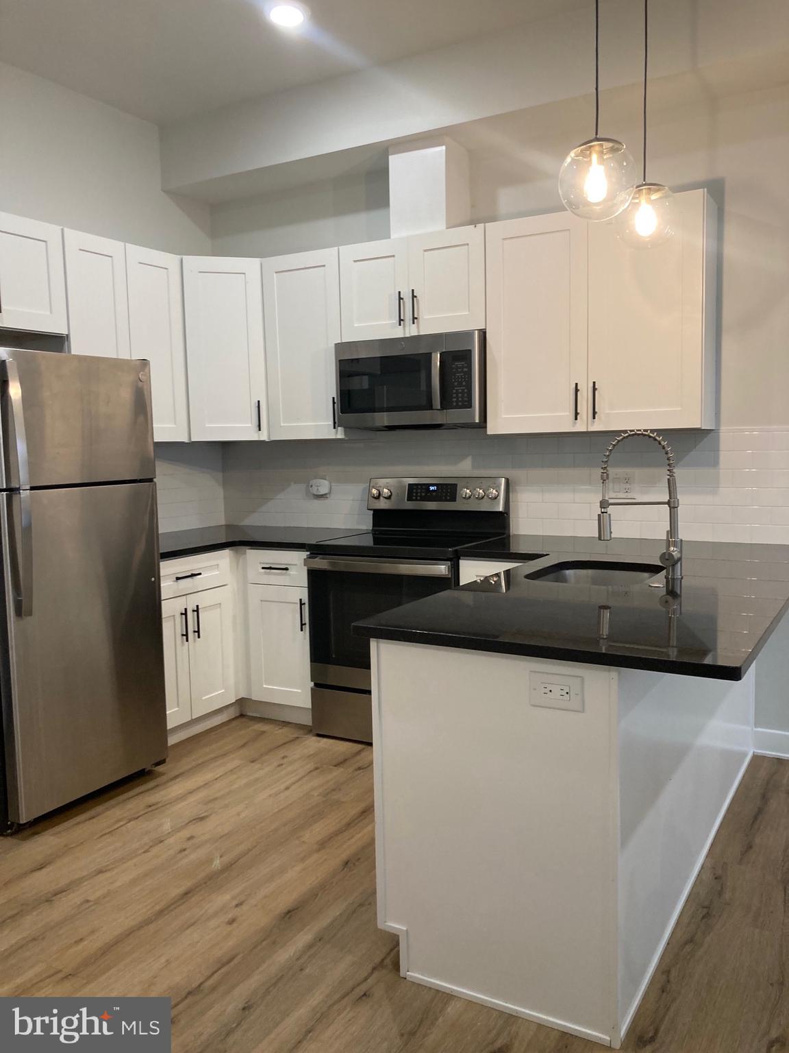 KENSINGTON - Residential Lease