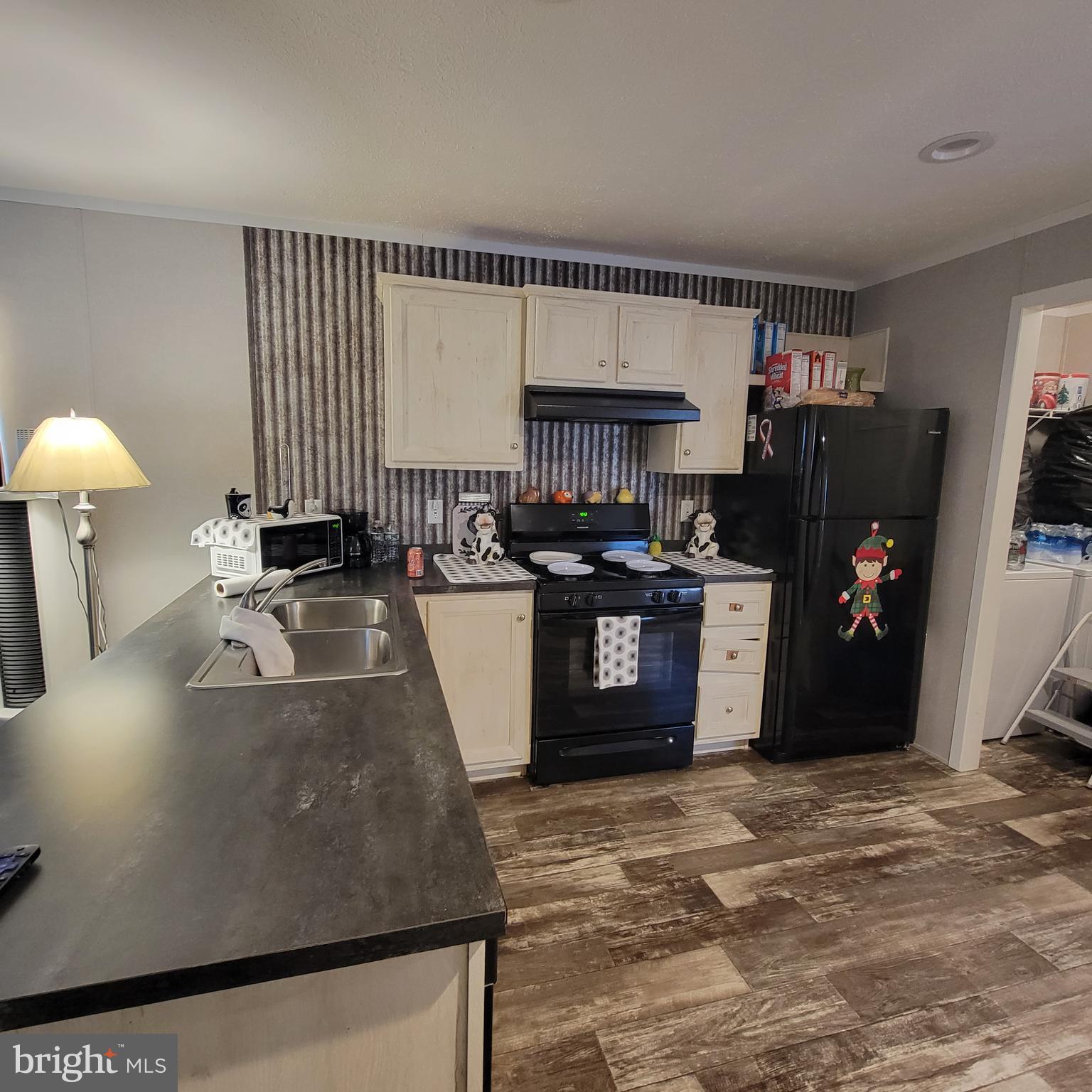 HIDDEN VALLEY ESTATES - Residential