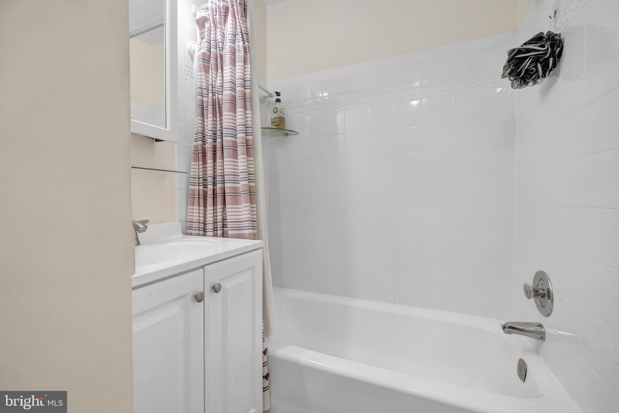 WOODSIDE MEWS - Residential Lease