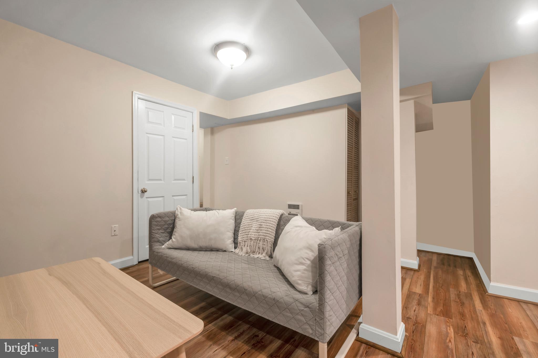 WOODSIDE MEWS - Residential Lease