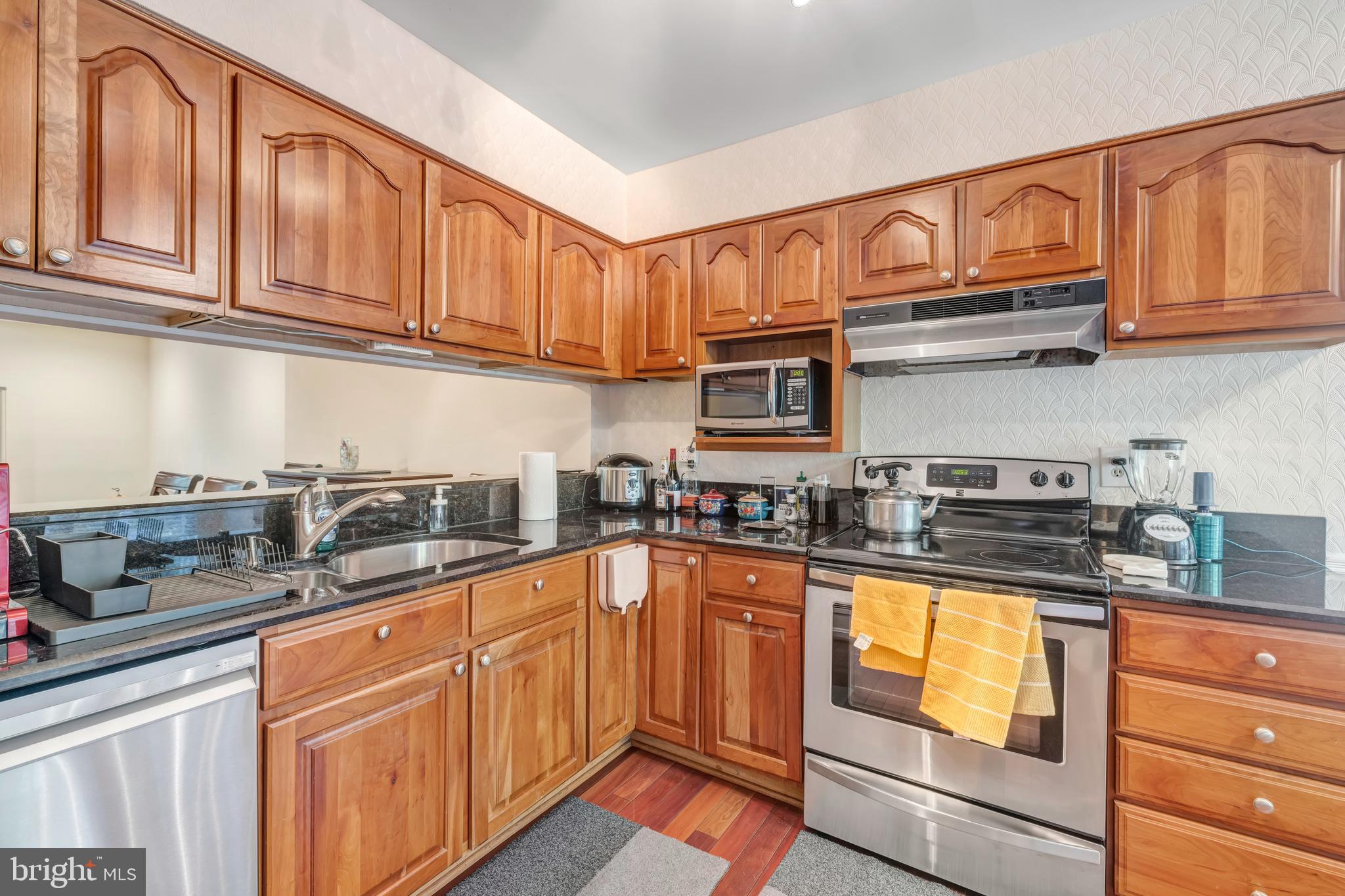 WOODSIDE MEWS - Residential Lease