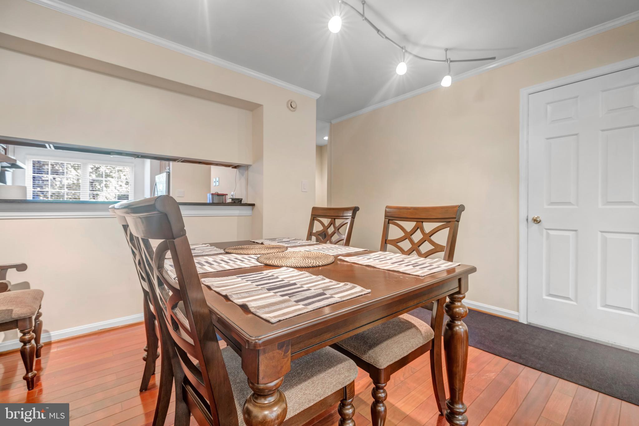 WOODSIDE MEWS - Residential Lease