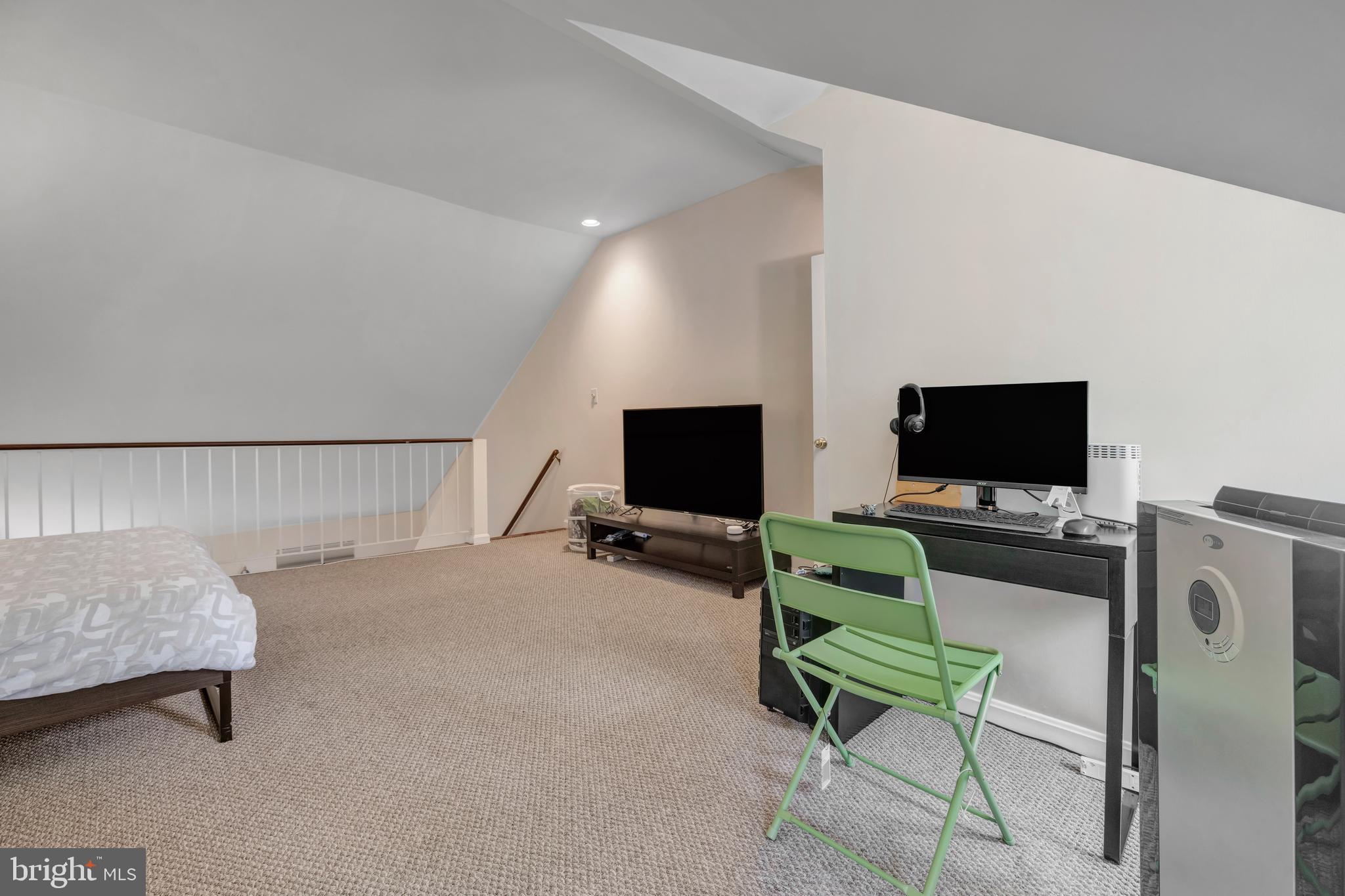 WOODSIDE MEWS - Residential Lease