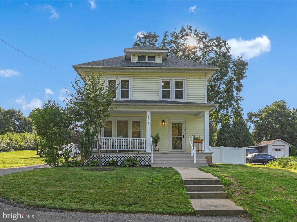 Photo of 1731 NEW HOLLAND PIKE, LANCASTER, PA 17601 (MLS # PALA2038352)