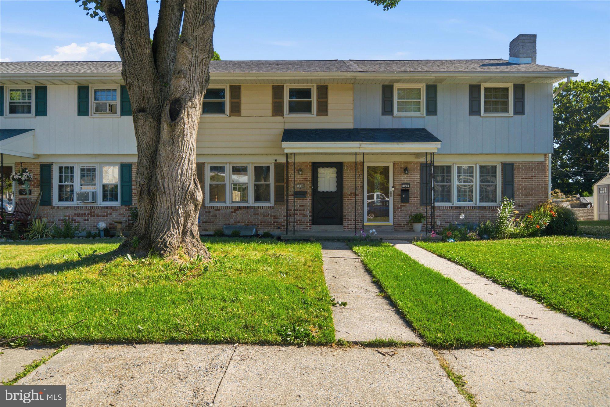 121 PENNBROOK AV