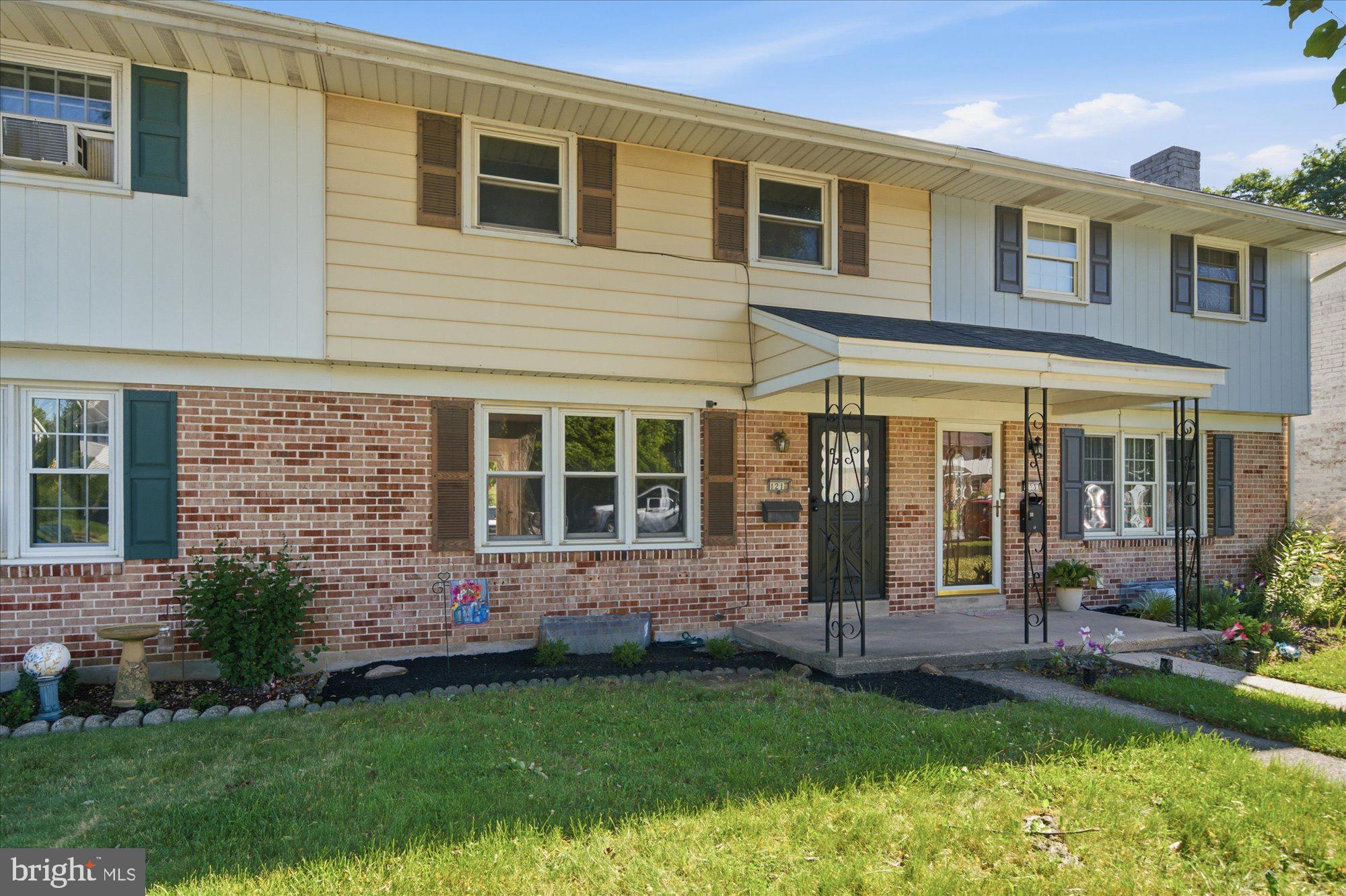 121 PENNBROOK AV