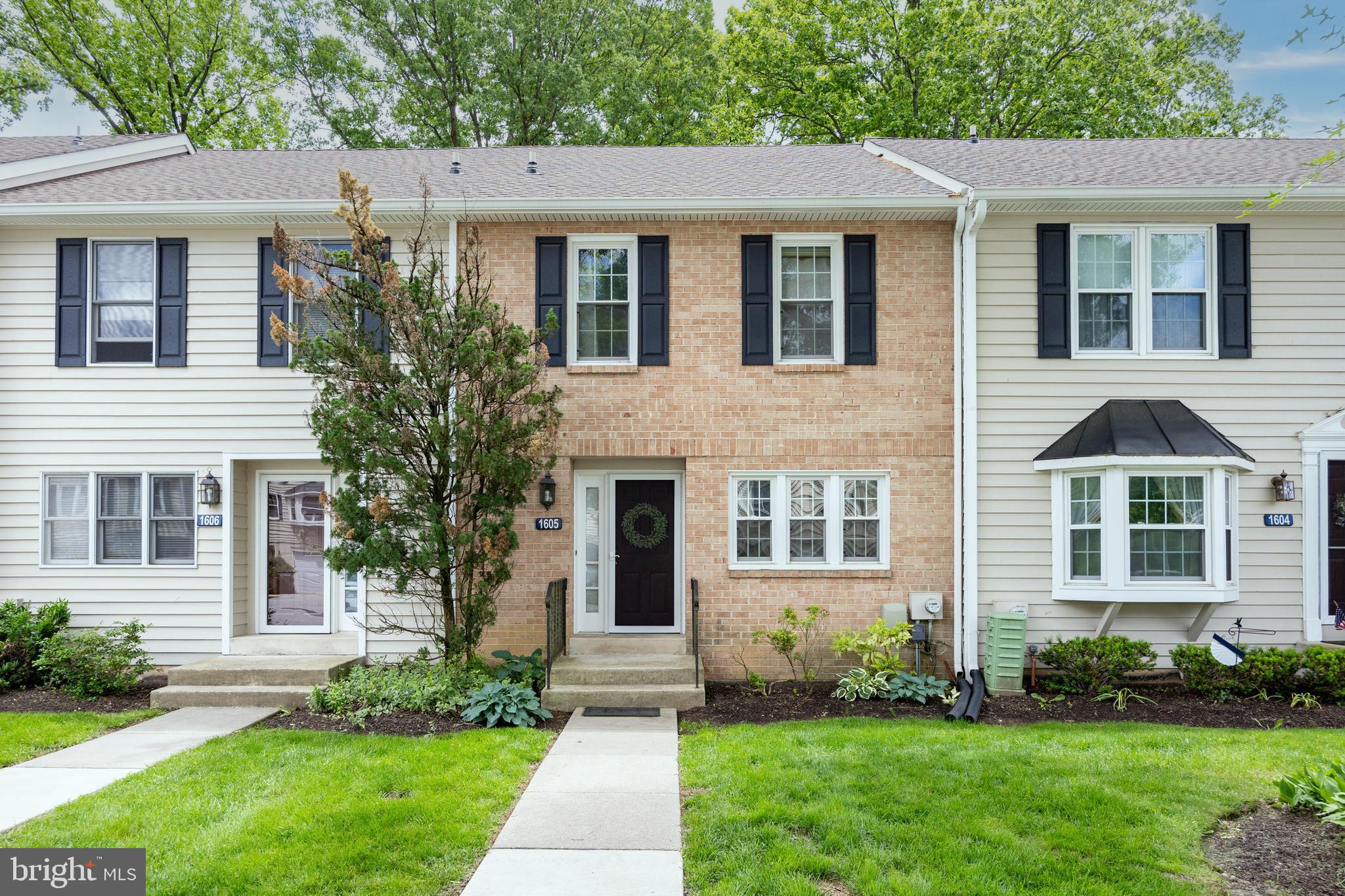 1605 N GLEN DRIVE 1605
