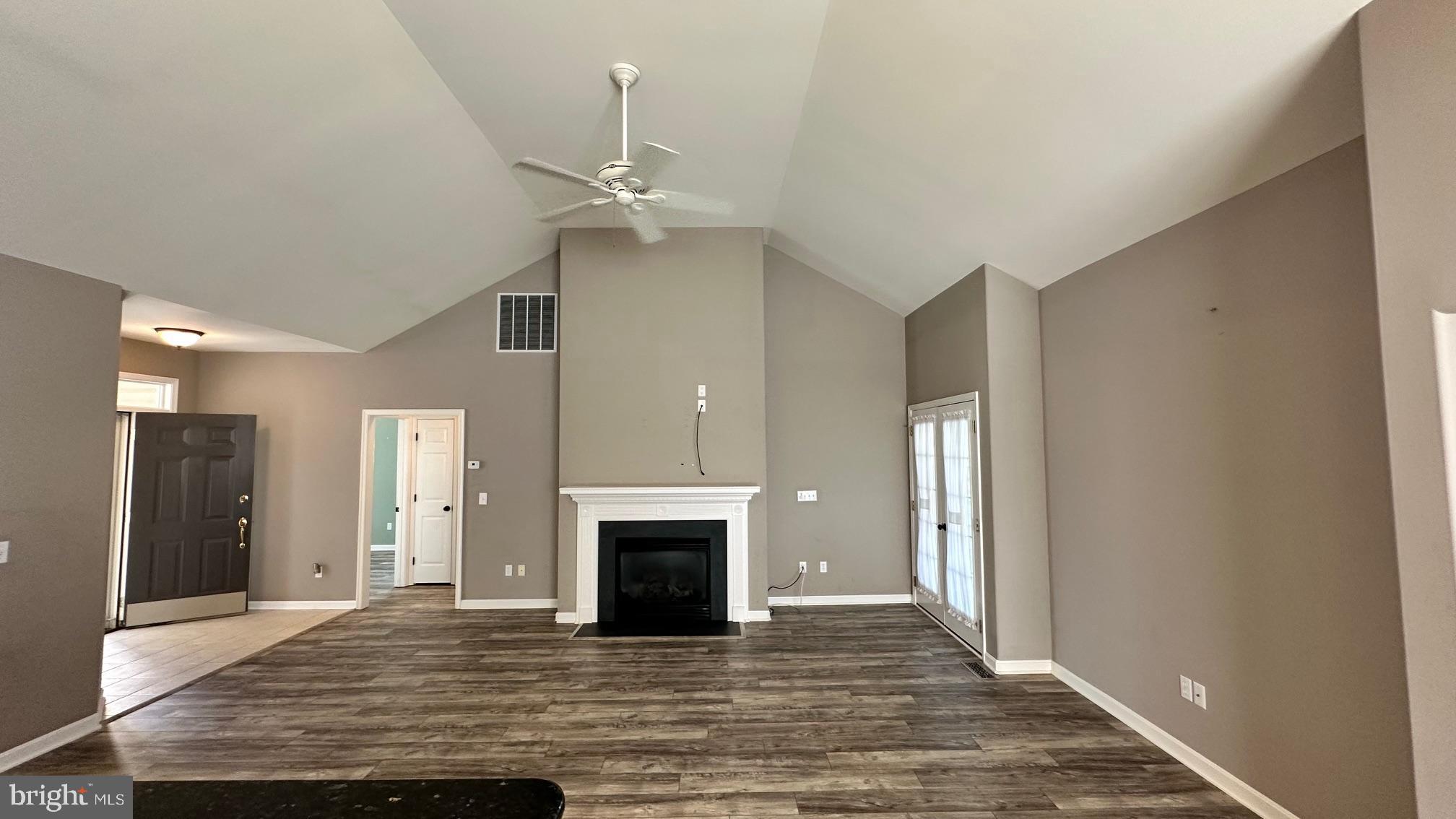 10 HOMESTEAD BOULEVARD