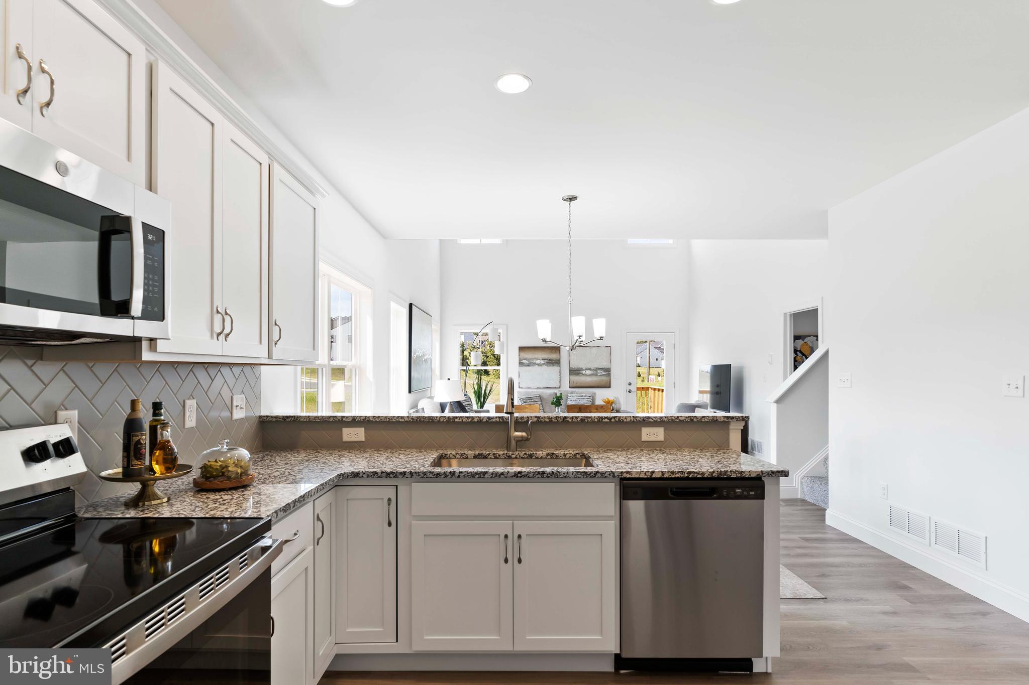 AUTUMN CHASE - Residential