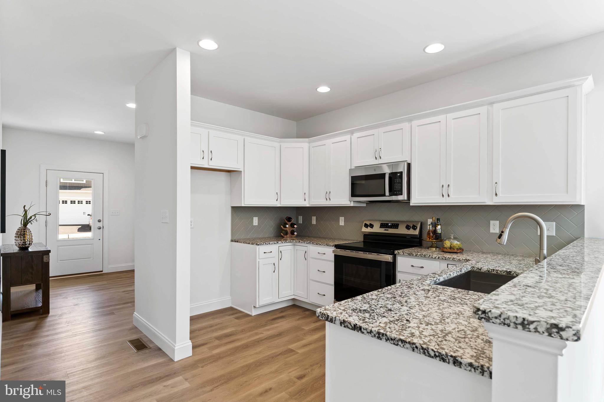 AUTUMN CHASE - Residential