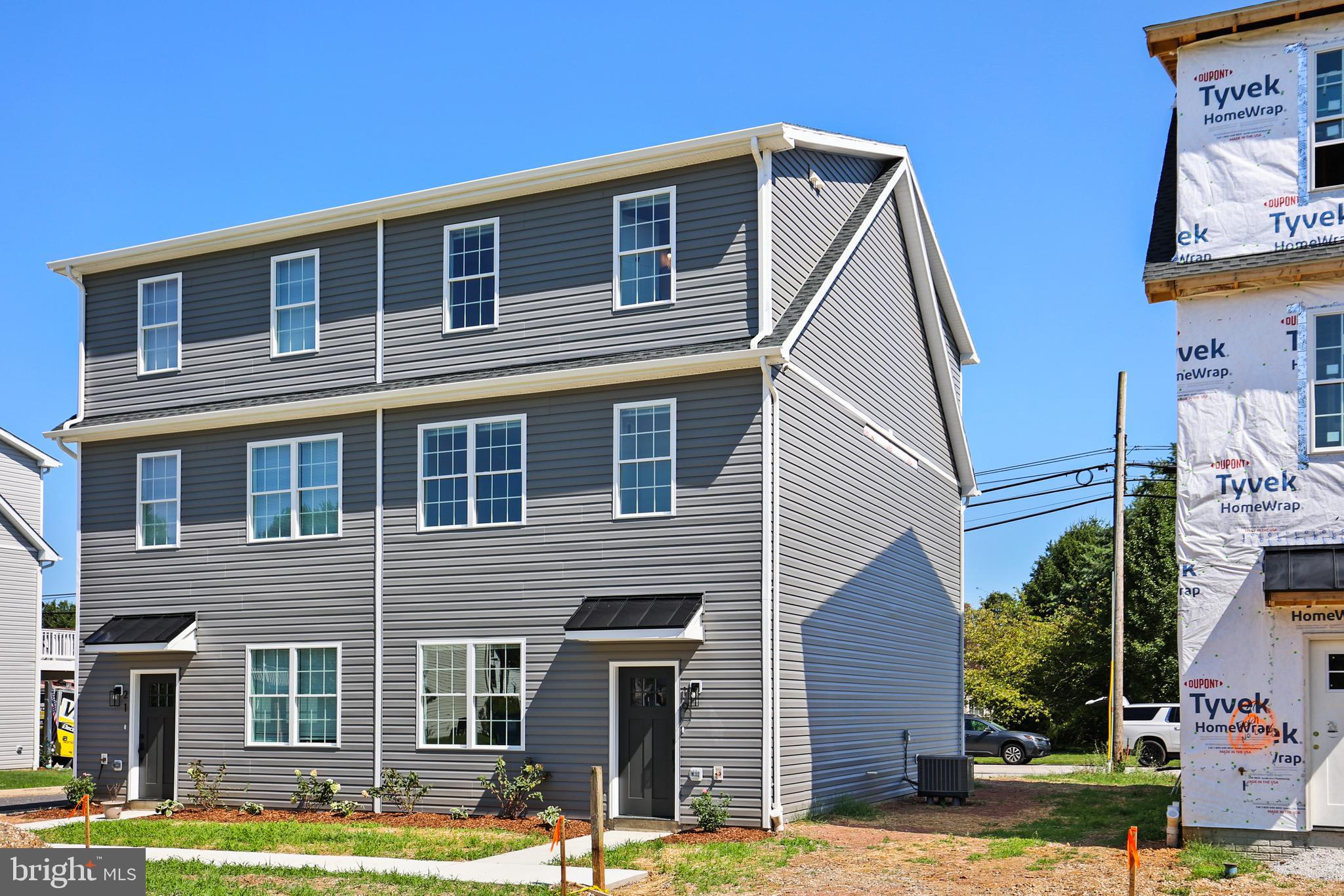 3 COMMONS COURT