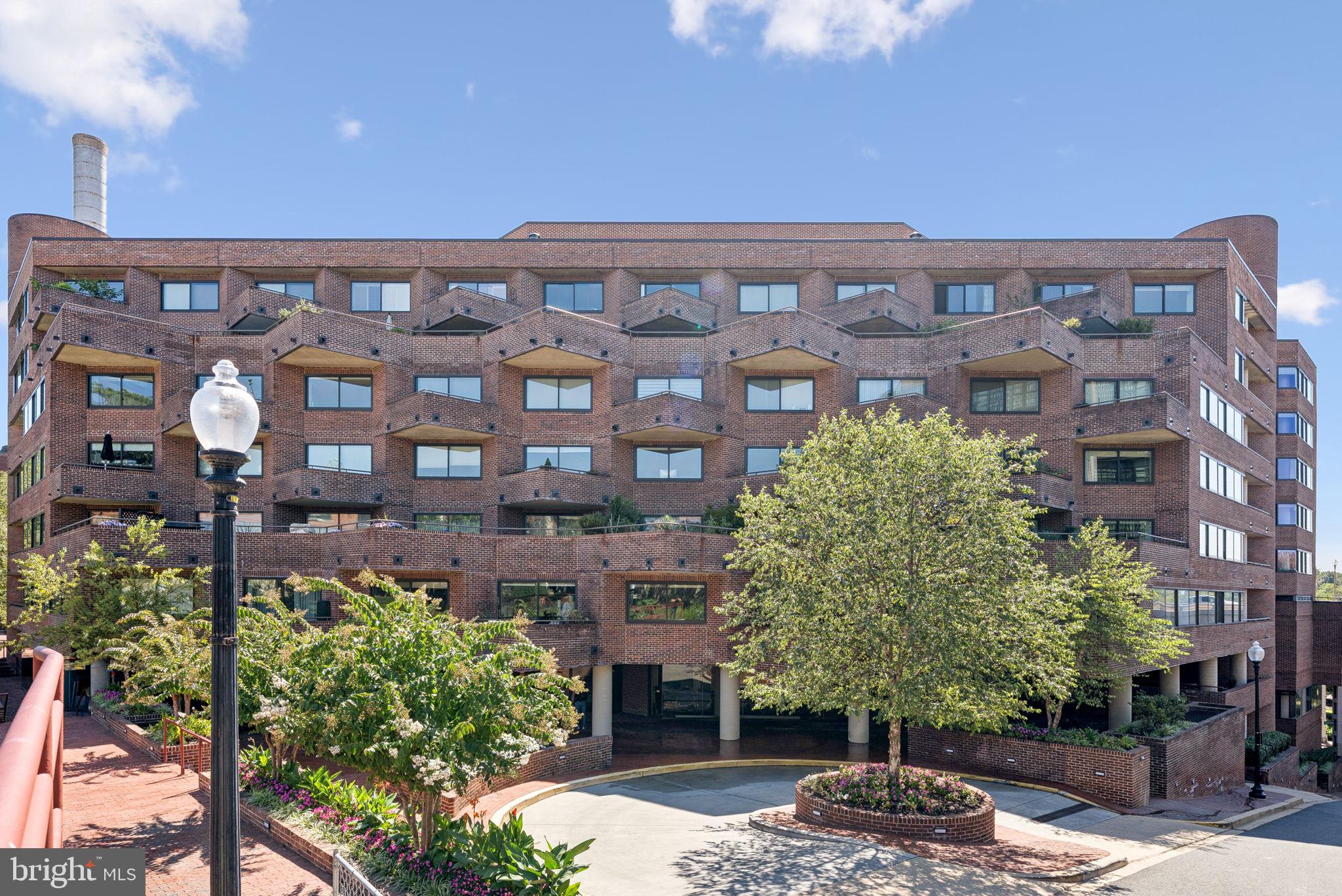 1015 33RD STREET NW 809