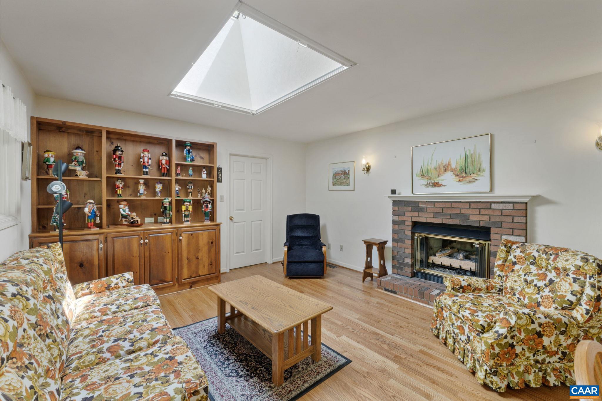 LAKE MONTICELLO - Residential