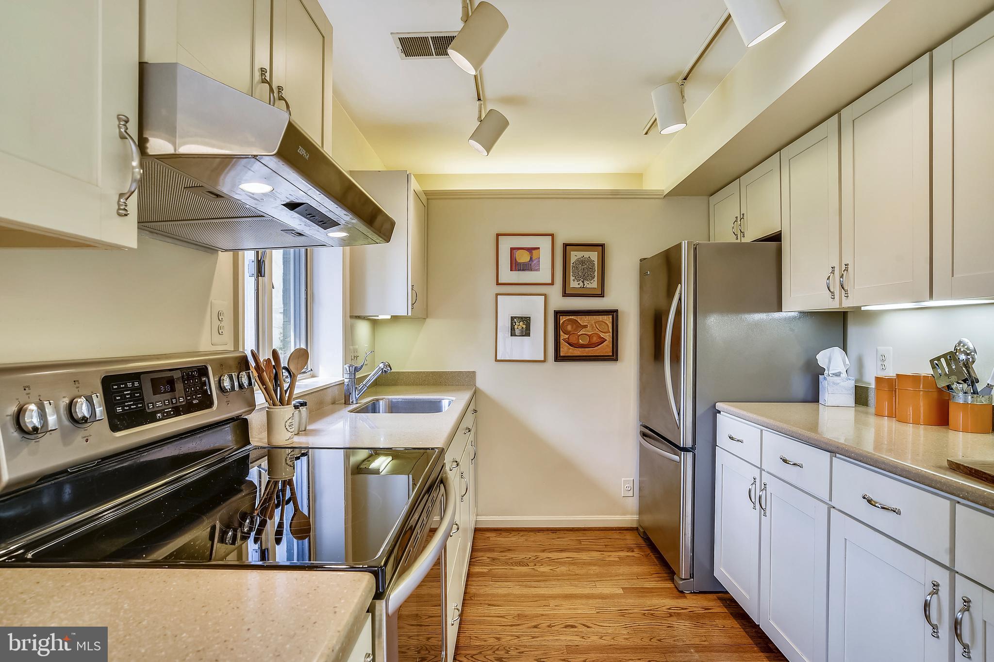 BEVERLY HILLS - Residential