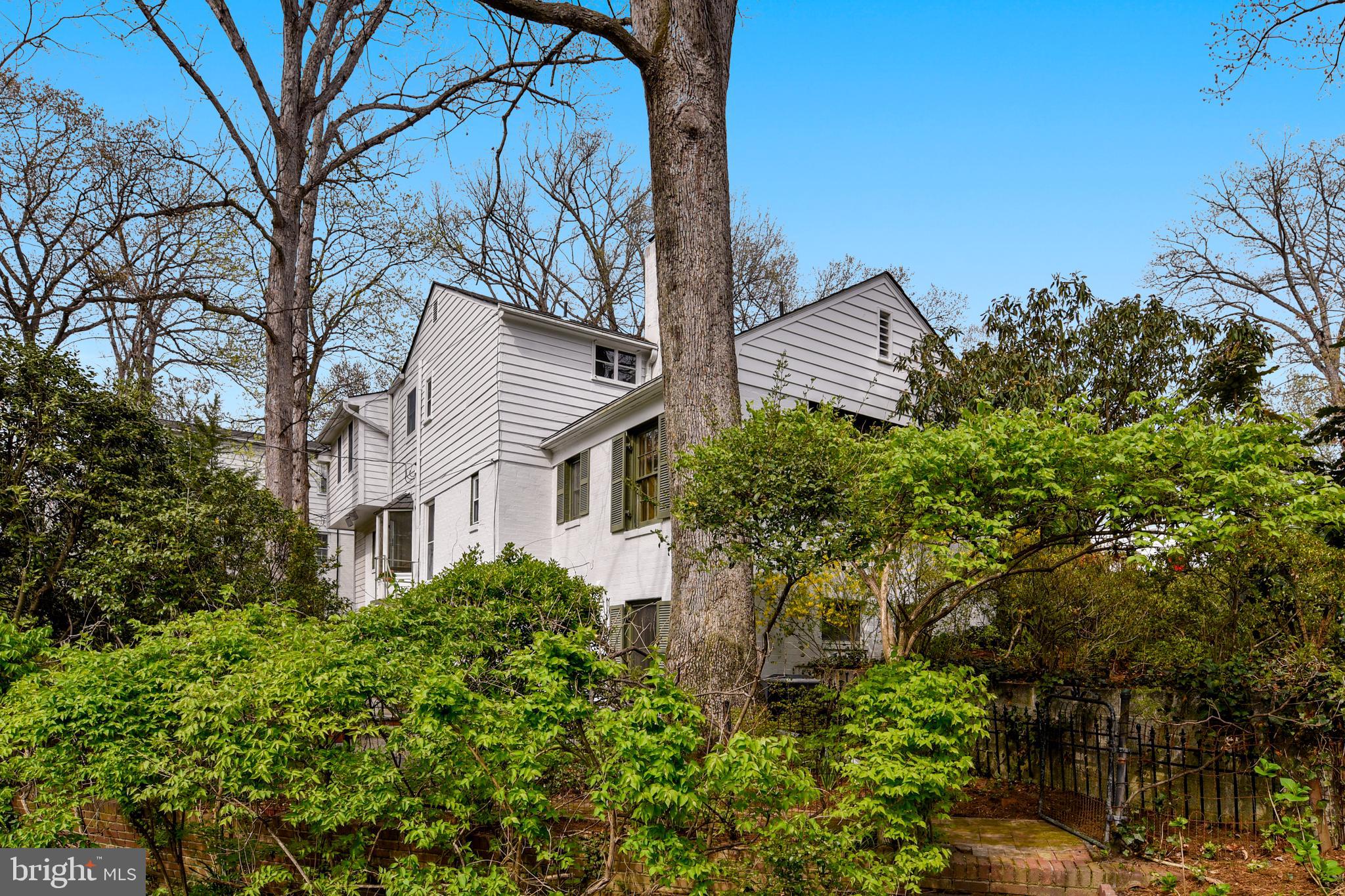 BEVERLY HILLS - Residential