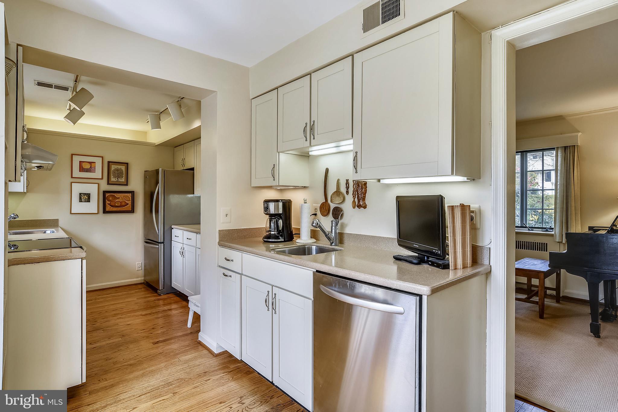 BEVERLY HILLS - Residential