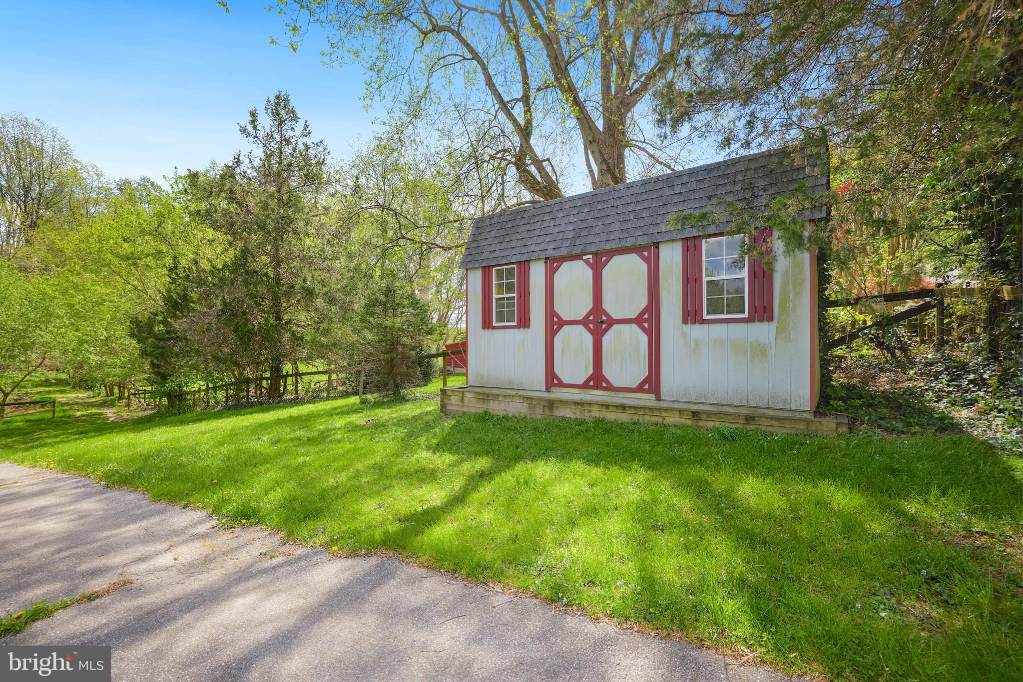 BLUE RIDGE FARMS - Farm