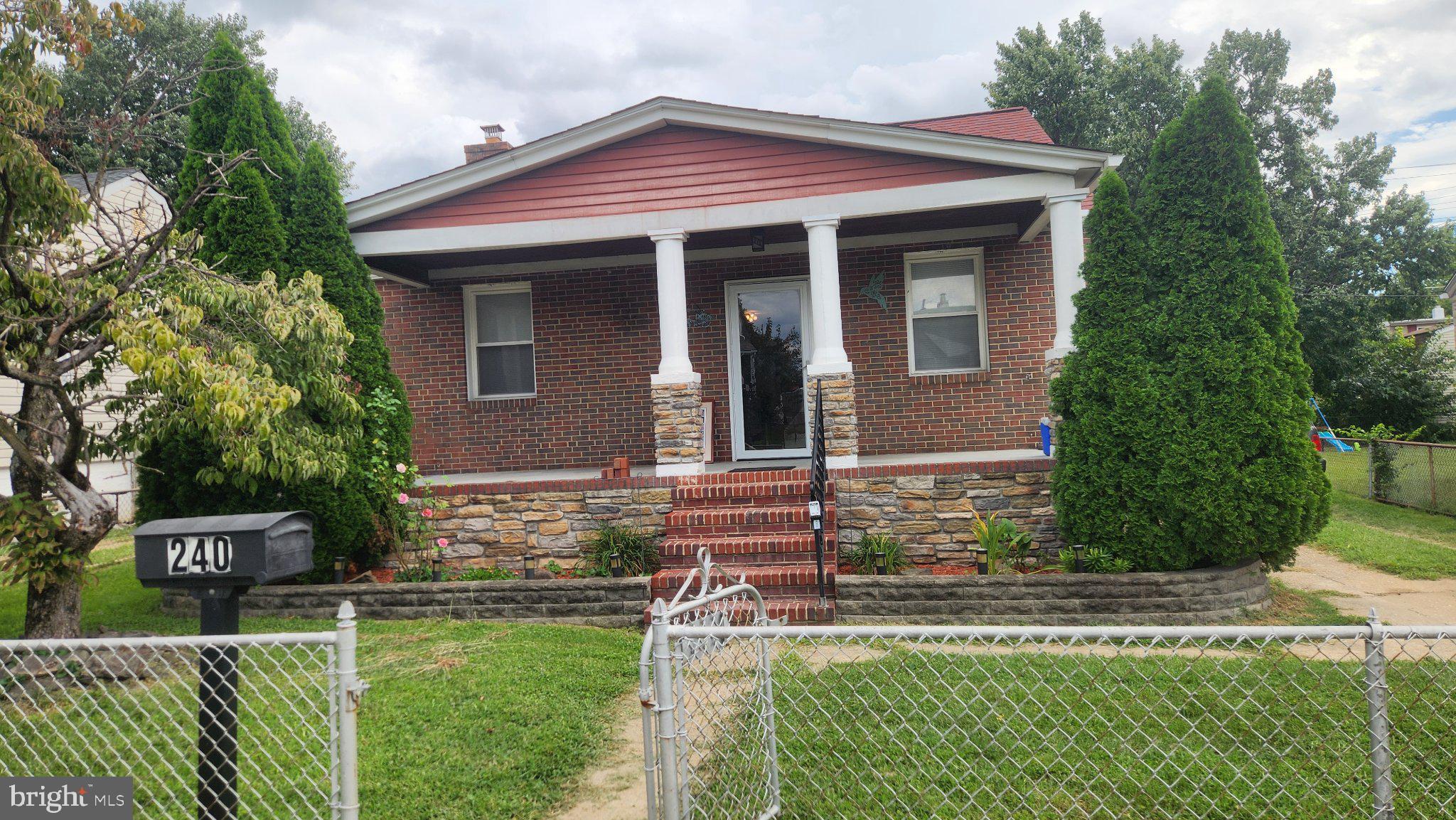 240 PINEWOOD ROAD