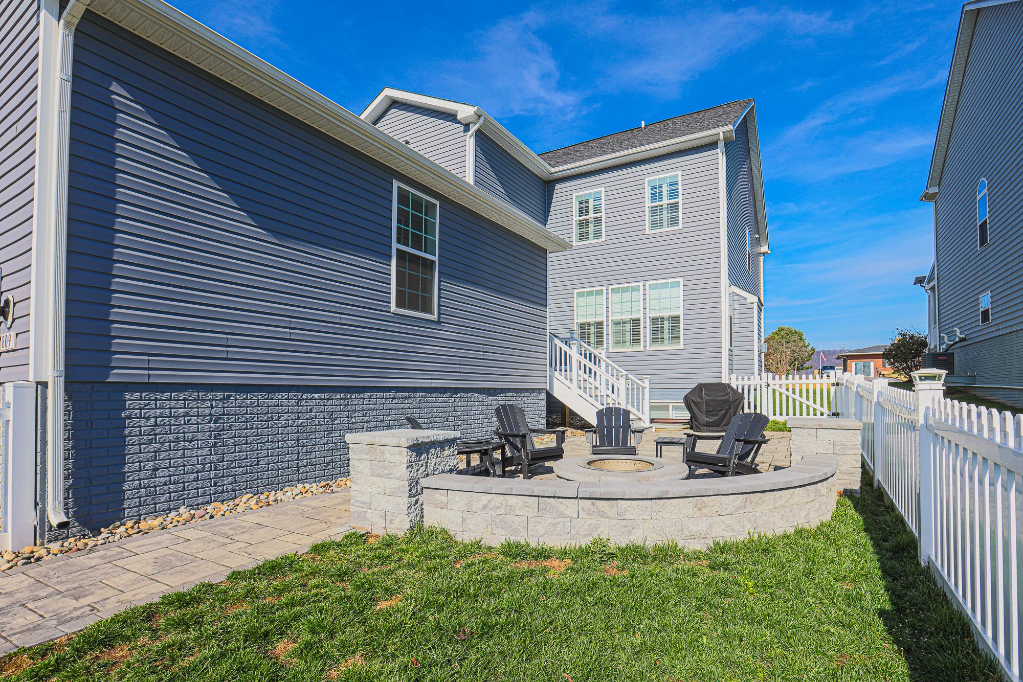 809 JEFFERSON PIKE