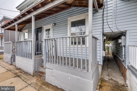 Townhouse For Sale - 517 Linden Avenue<br/> BURLINGTON, NJ 08016