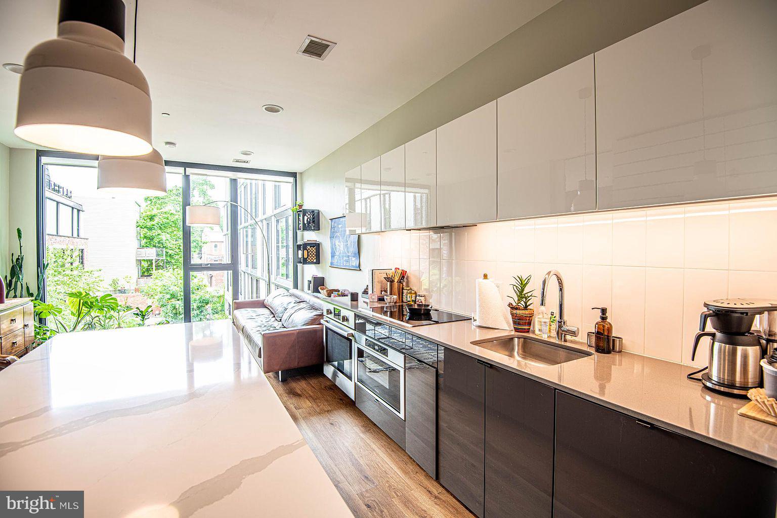 57 N NW 320
