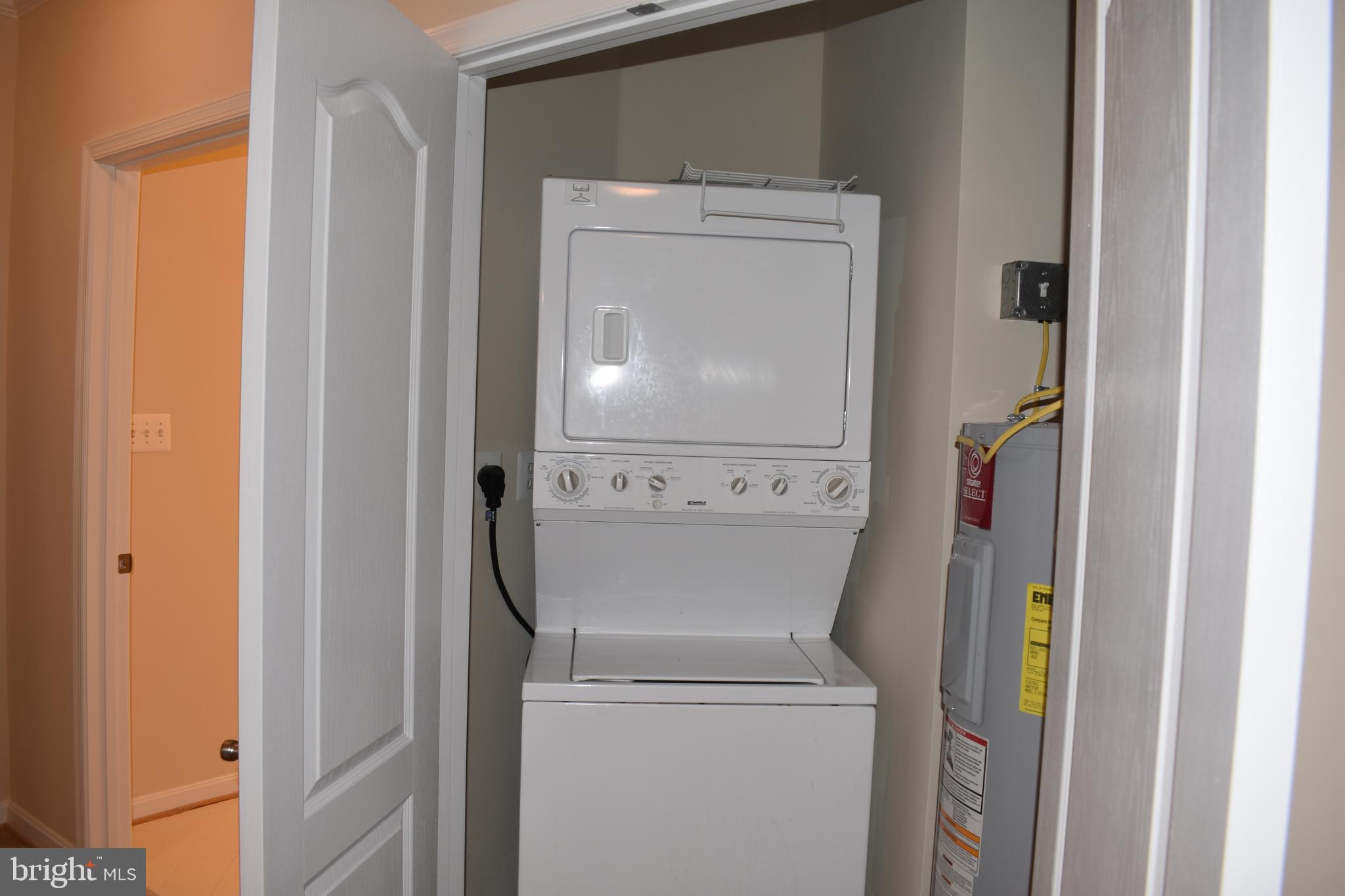 OYSTER BAY CONDOMINIUMS - Residential