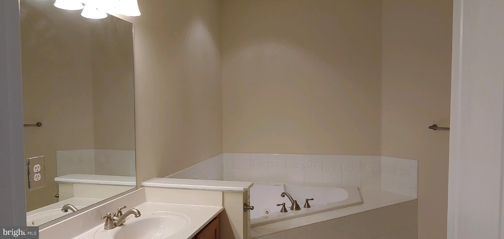 OYSTER BAY CONDOMINIUMS - Residential