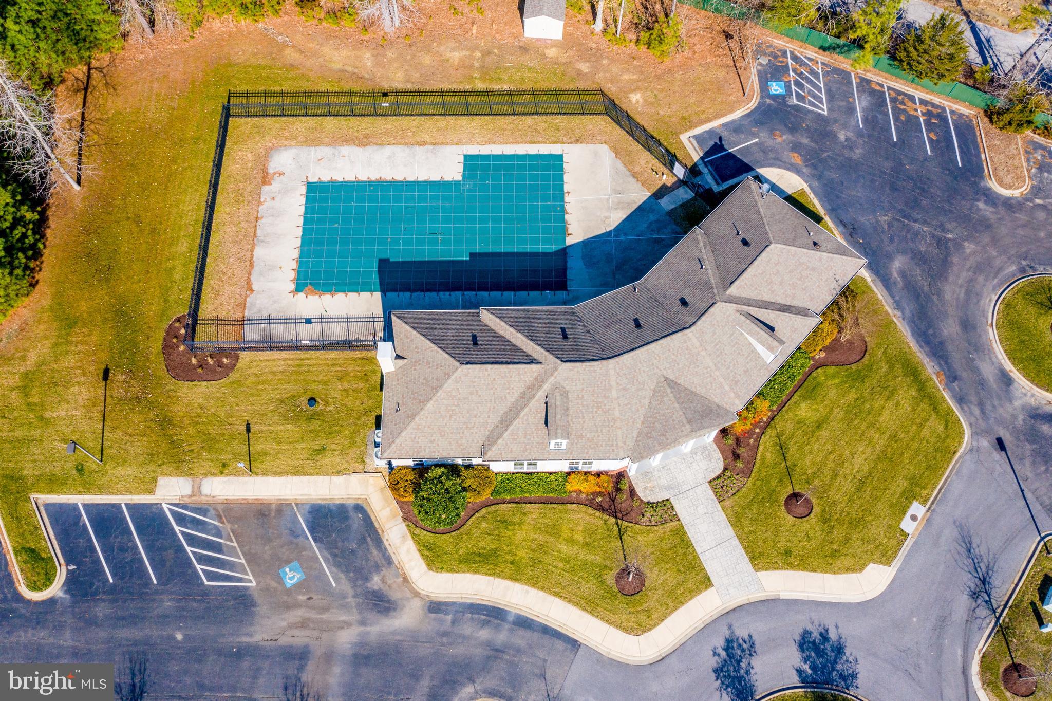 OYSTER BAY CONDOMINIUMS - Residential