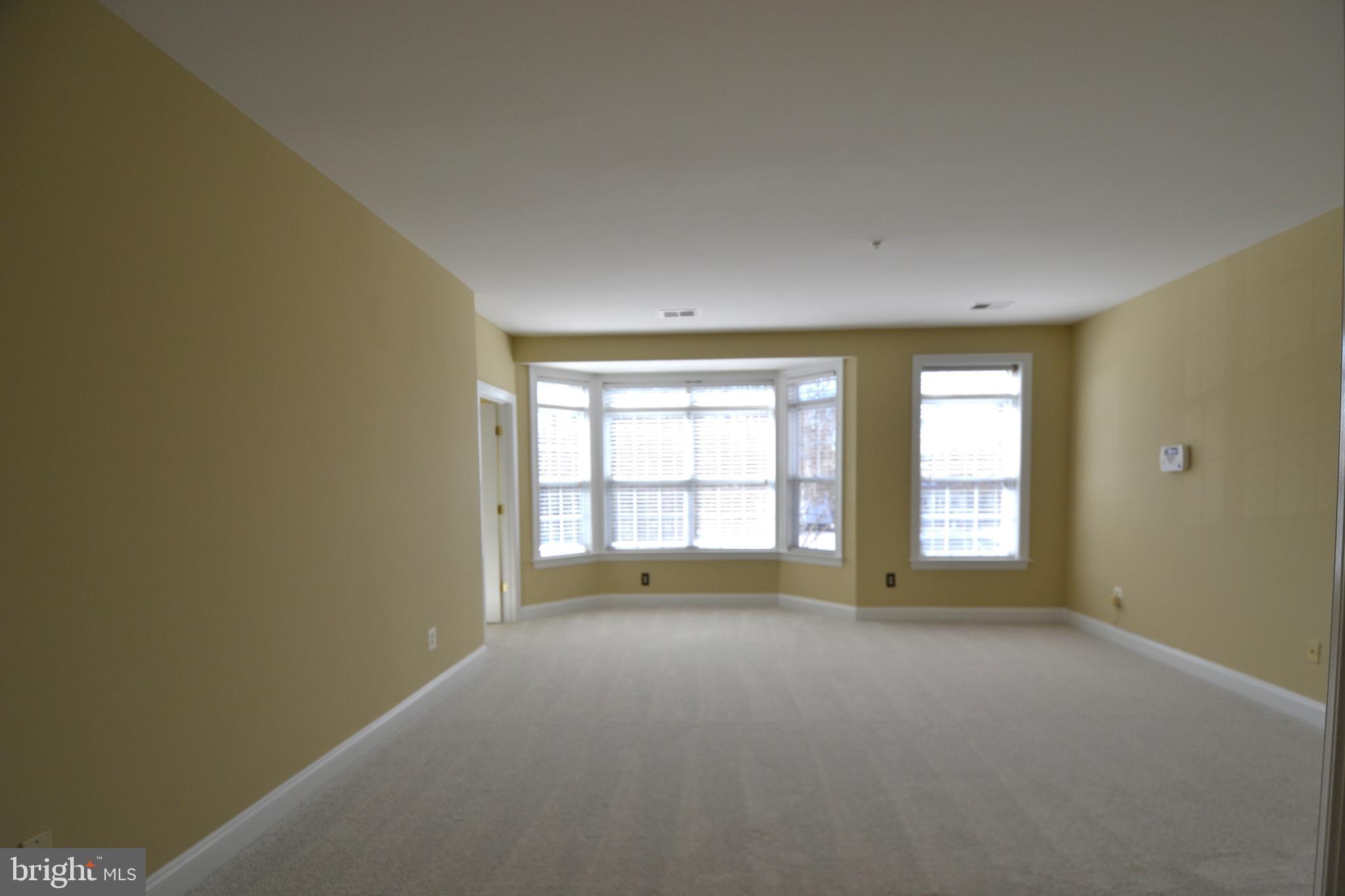 HAMPTON SQUARE CONDOMINIUMS - Residential