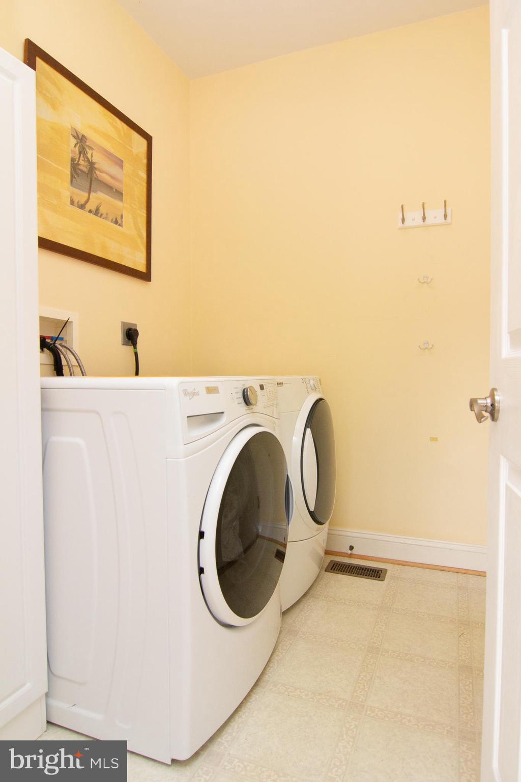 CLIVEDEN REACH - Residential