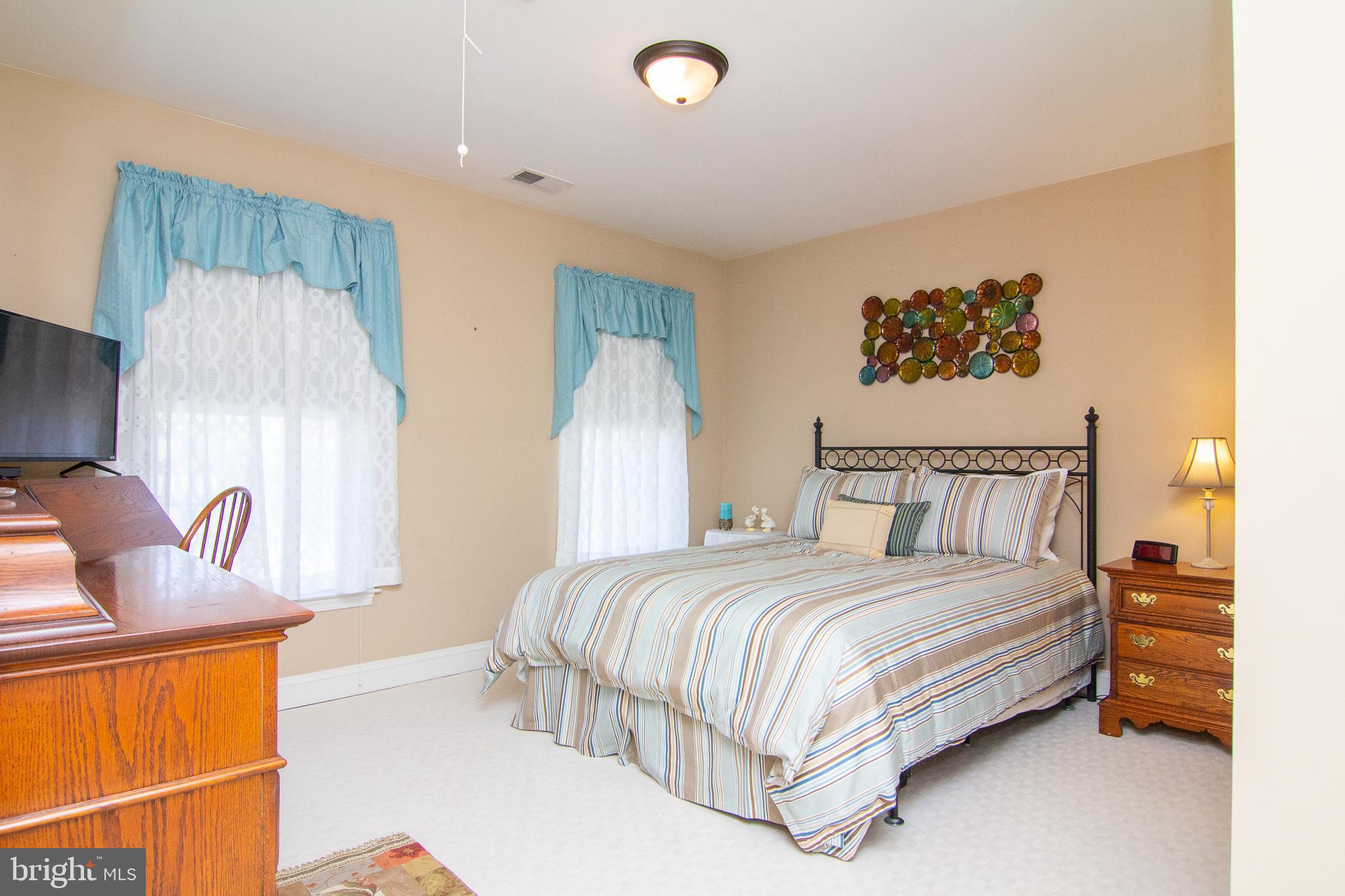 CLIVEDEN REACH - Residential