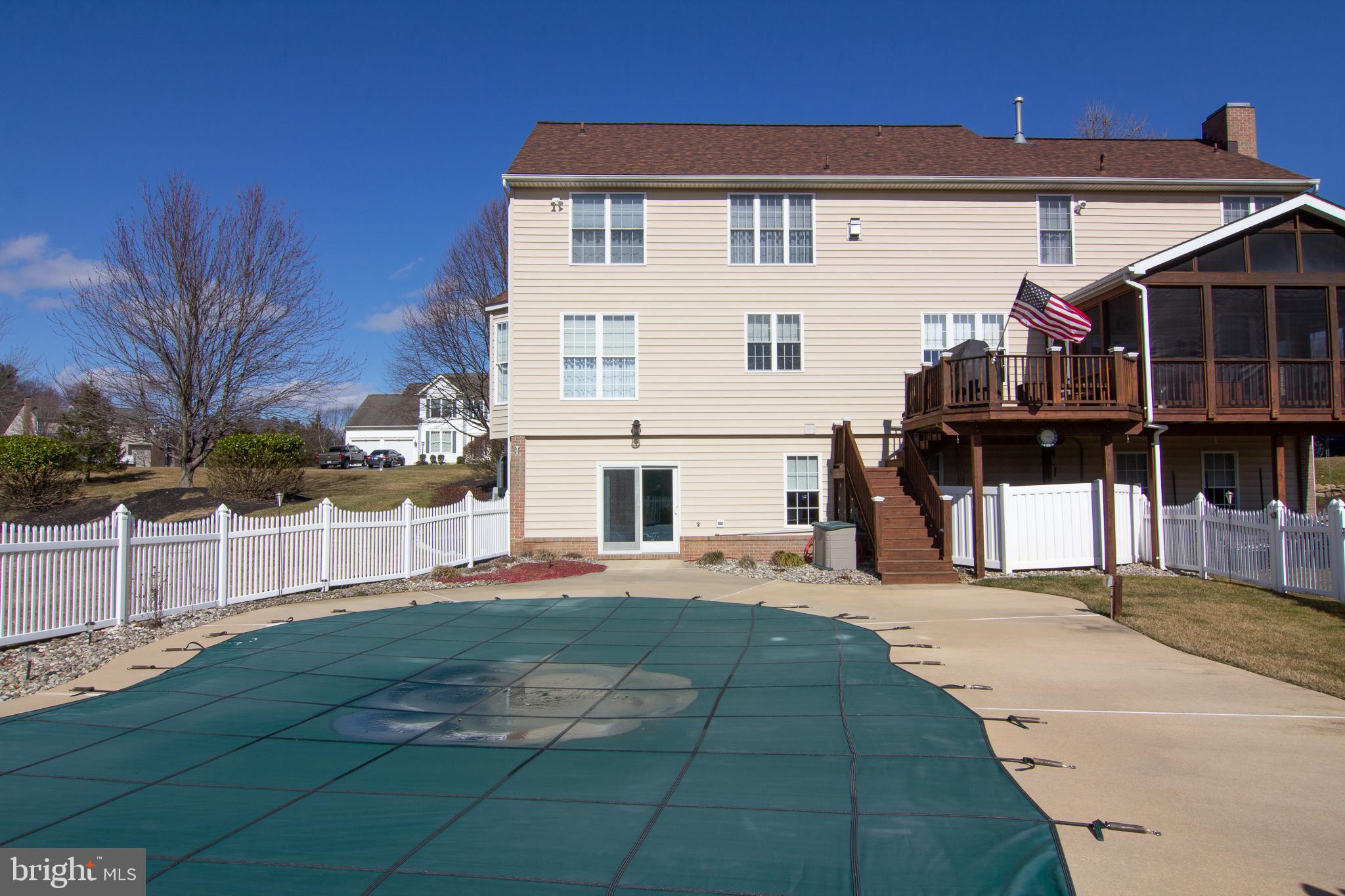 CLIVEDEN REACH - Residential