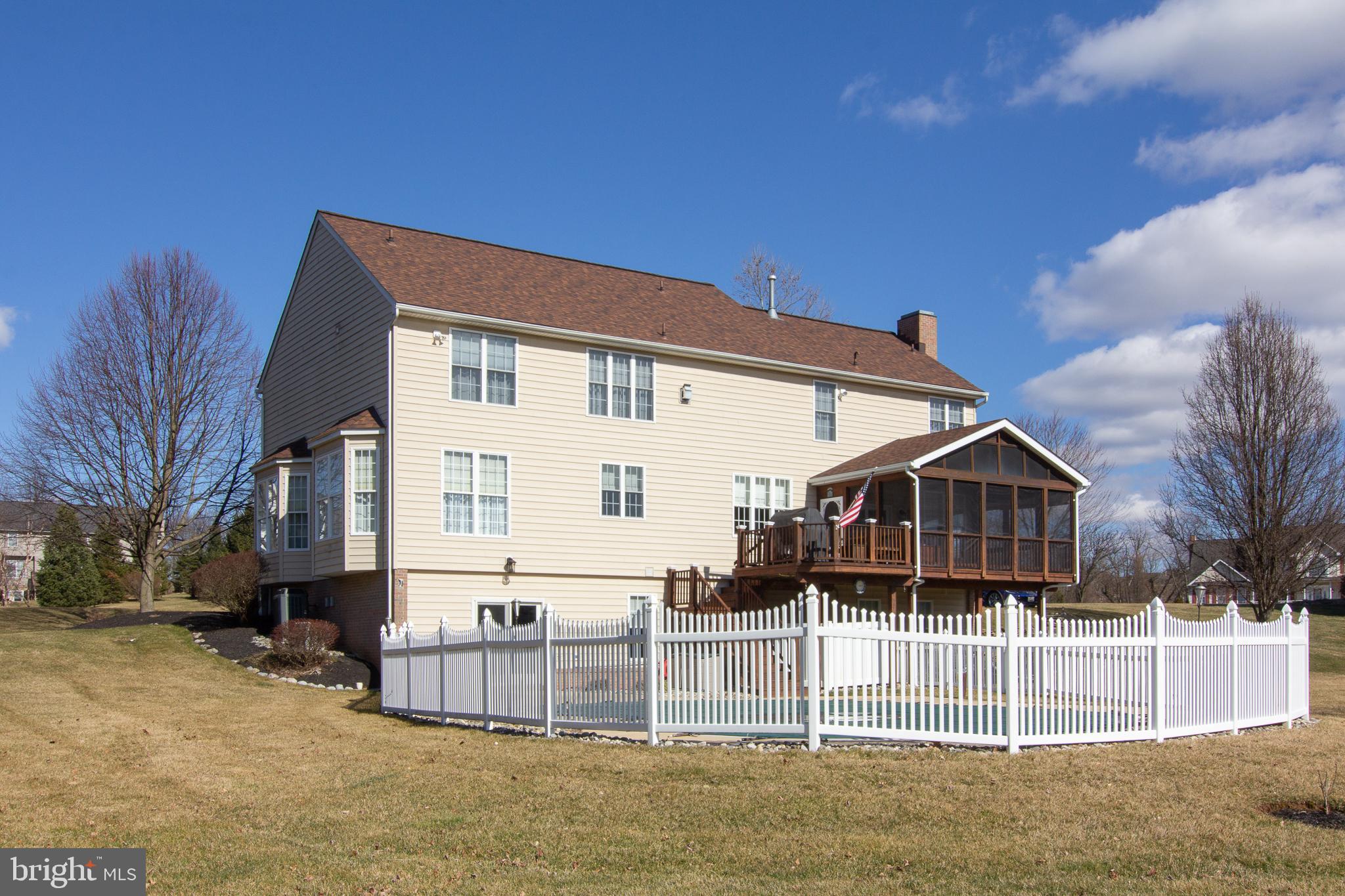 CLIVEDEN REACH - Residential