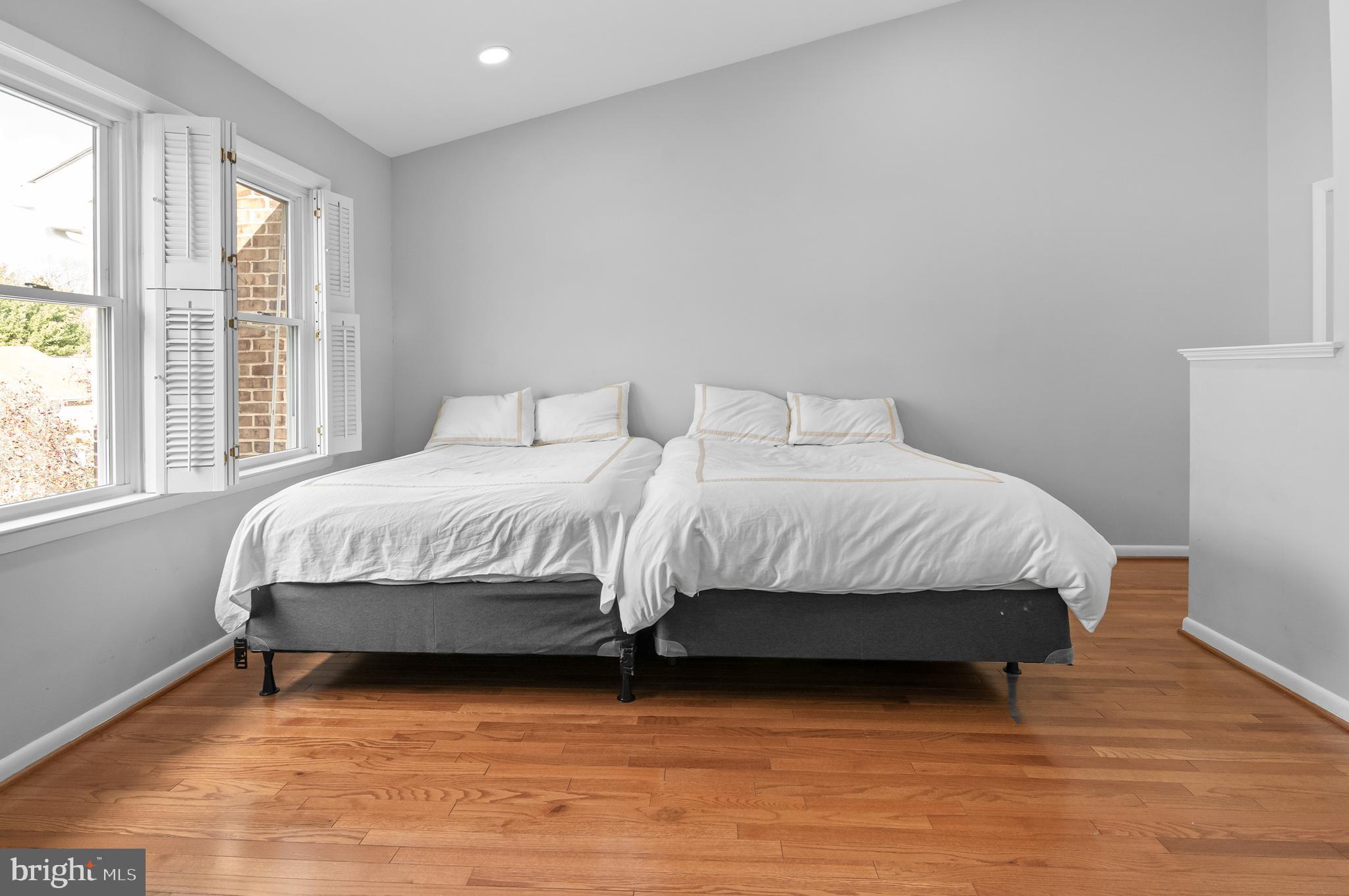 THE FALLS - Residential Lease