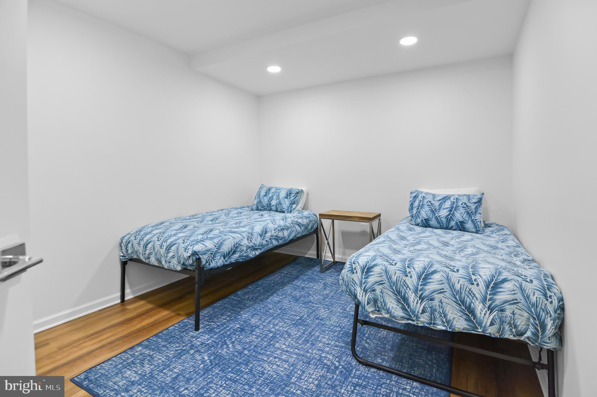 THE FALLS - Residential Lease