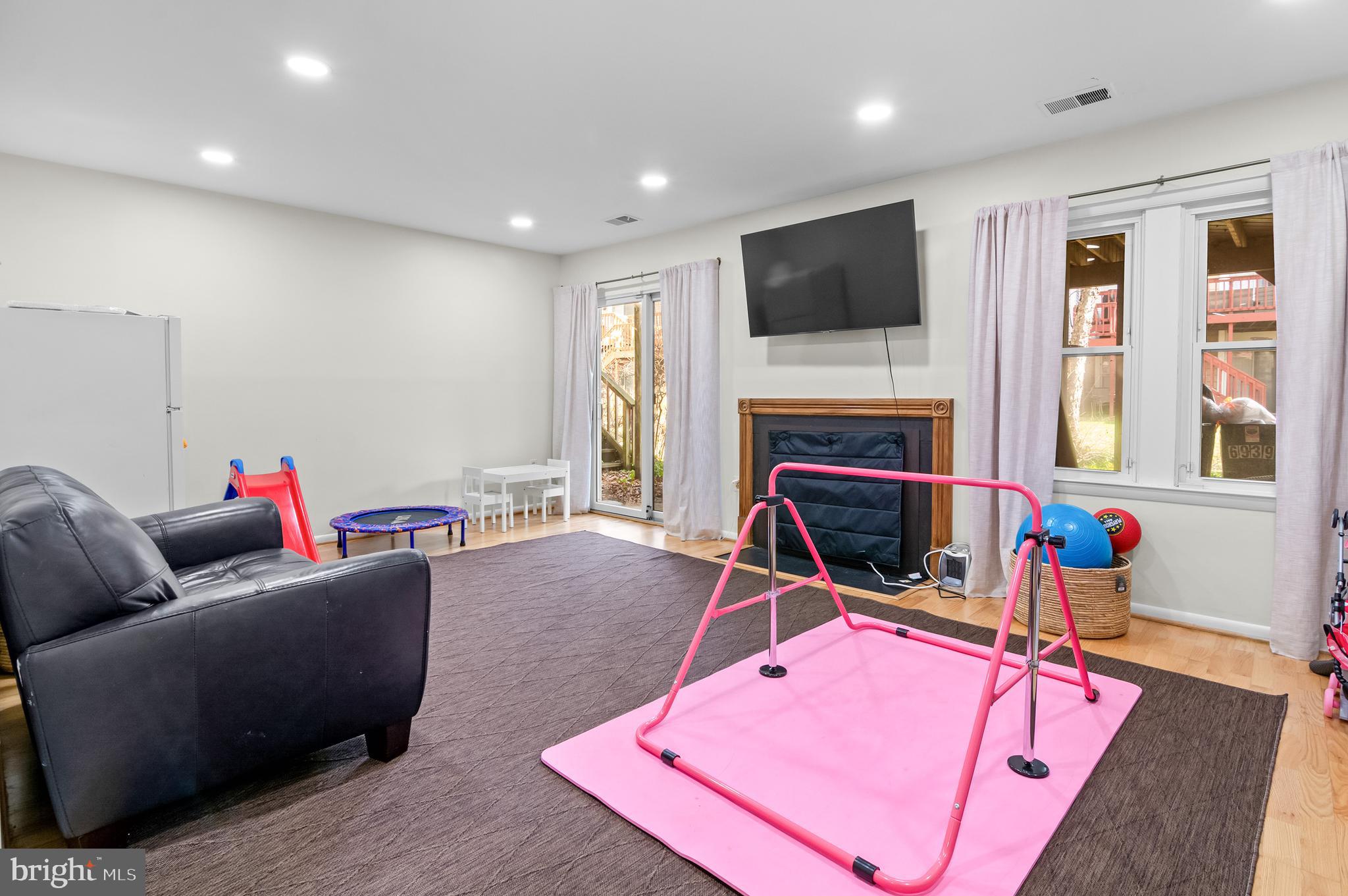 THE FALLS - Residential Lease