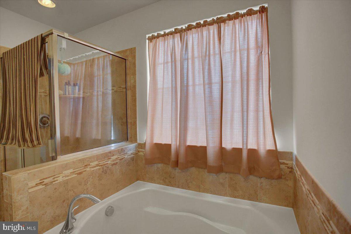 COLLEGIATE ACRES - Residential