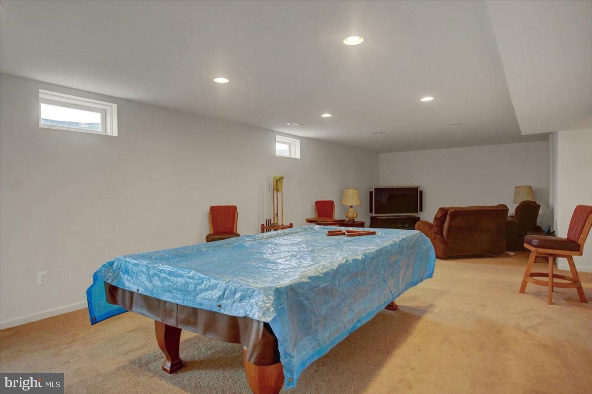 COLLEGIATE ACRES - Residential