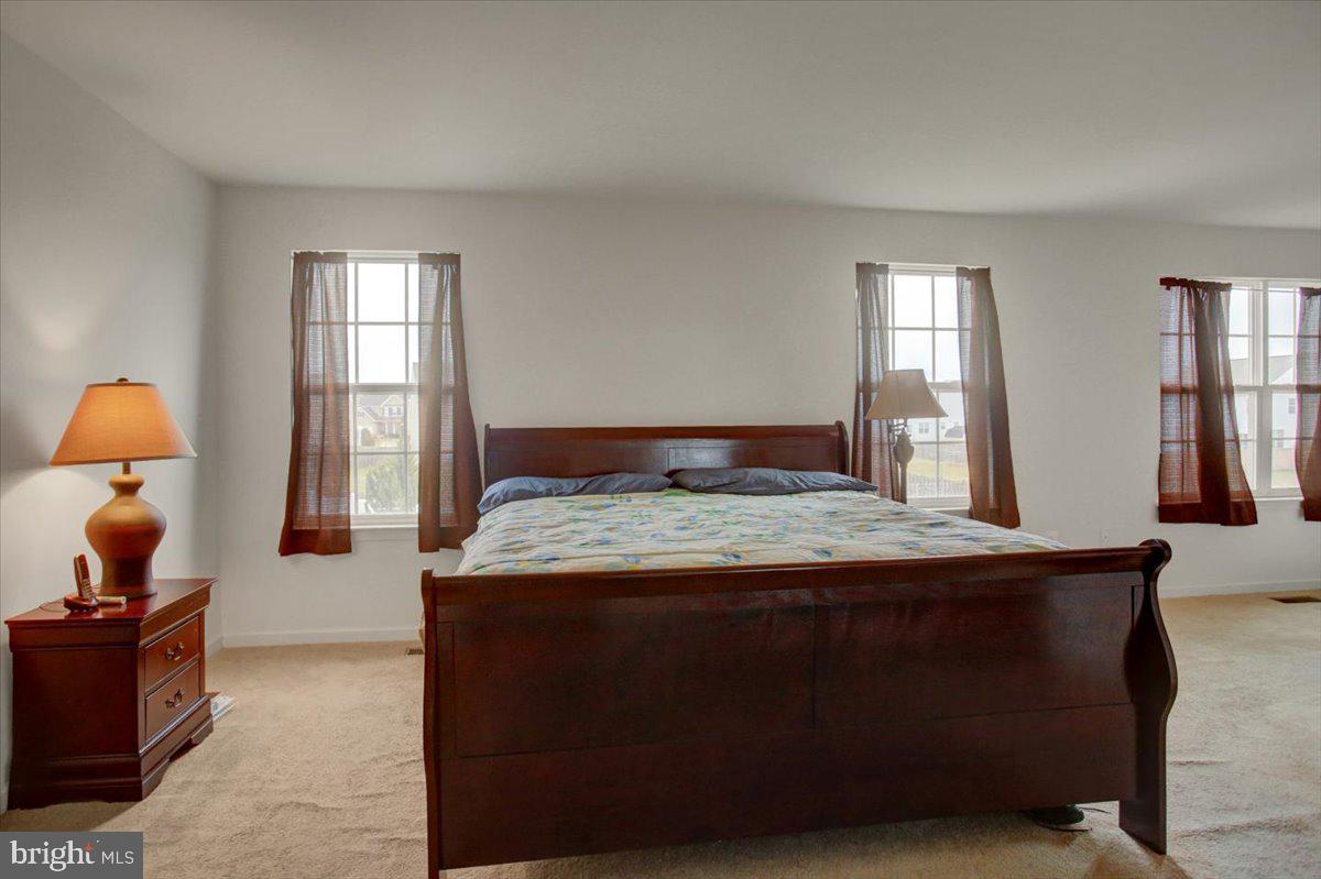 COLLEGIATE ACRES - Residential