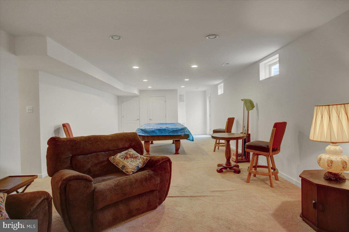 COLLEGIATE ACRES - Residential