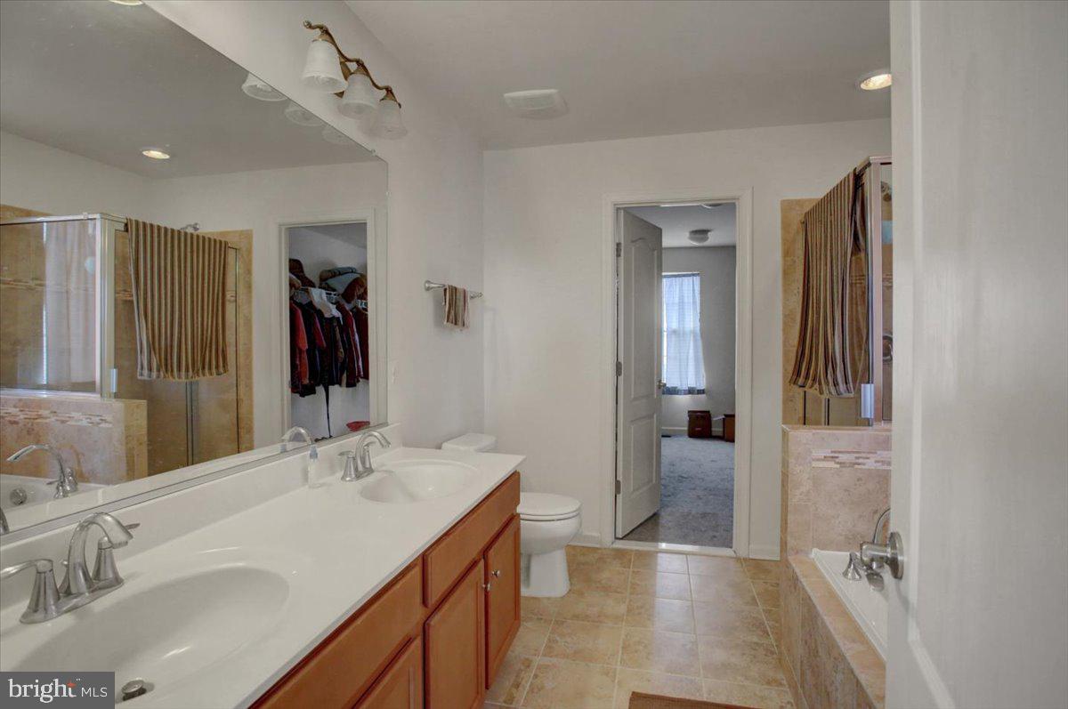 COLLEGIATE ACRES - Residential