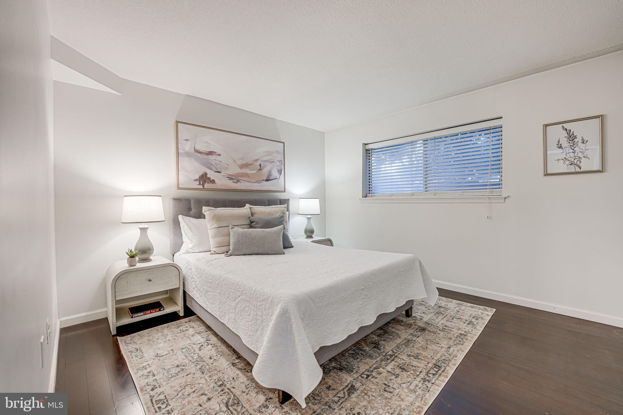 BEDFORD PARK - Residential