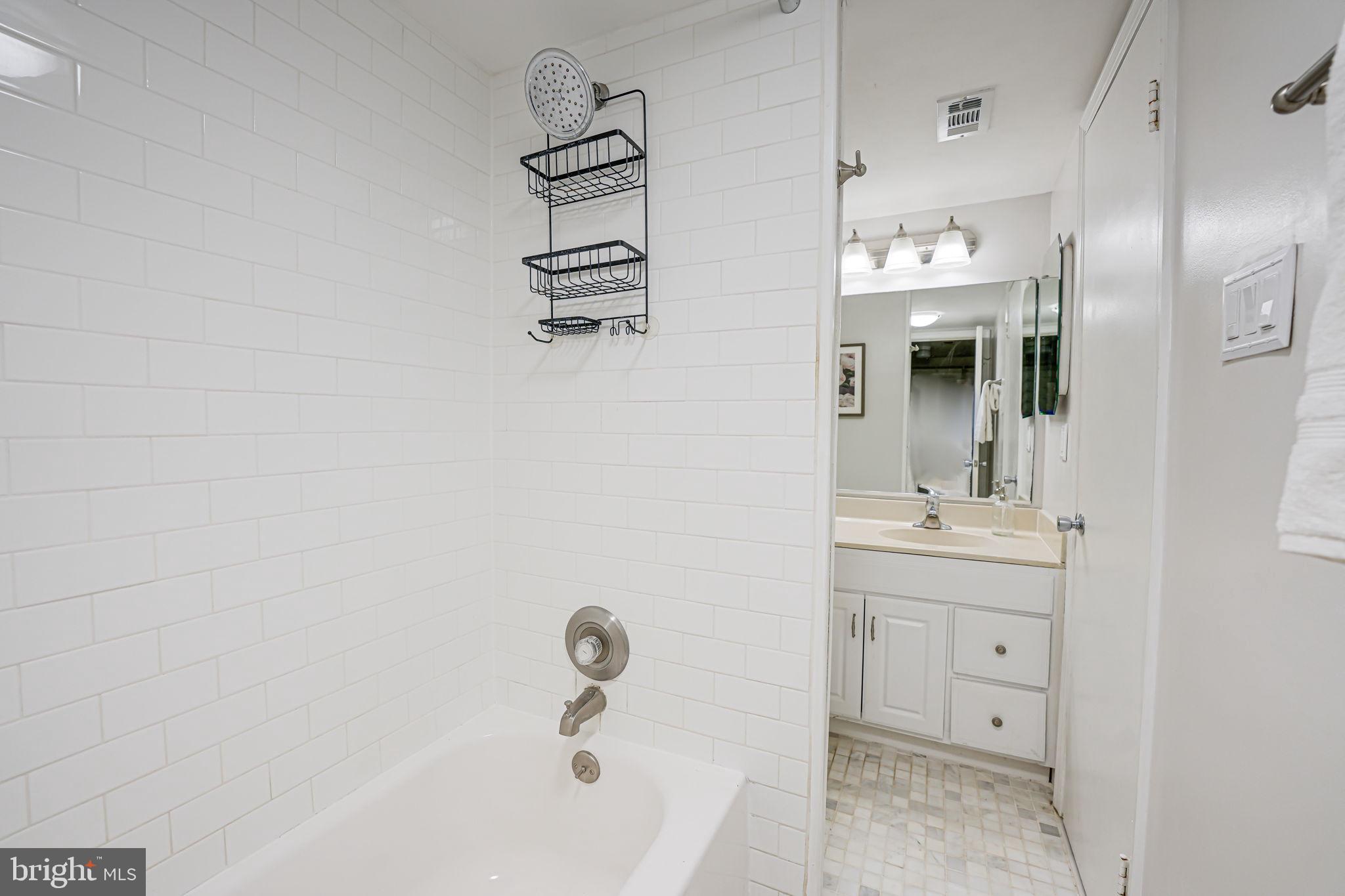BEDFORD PARK - Residential