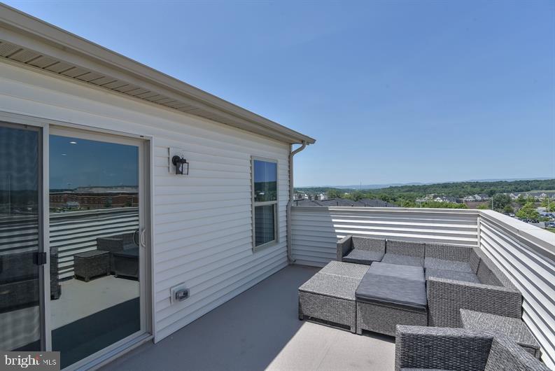 LAKE LINGANORE OAKDALE - Residential