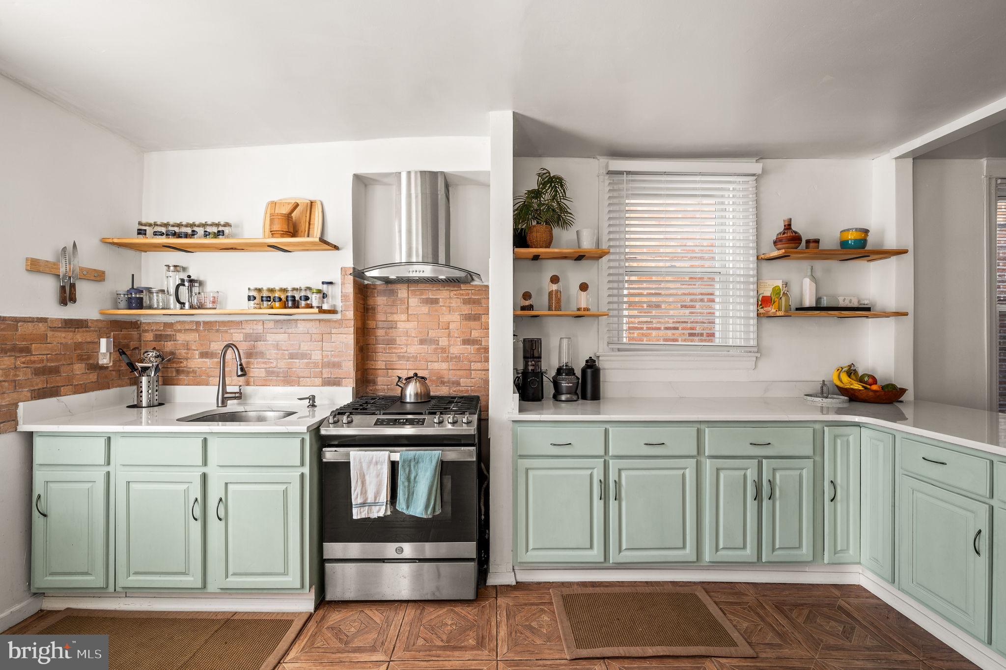 LAWNCREST - Residential