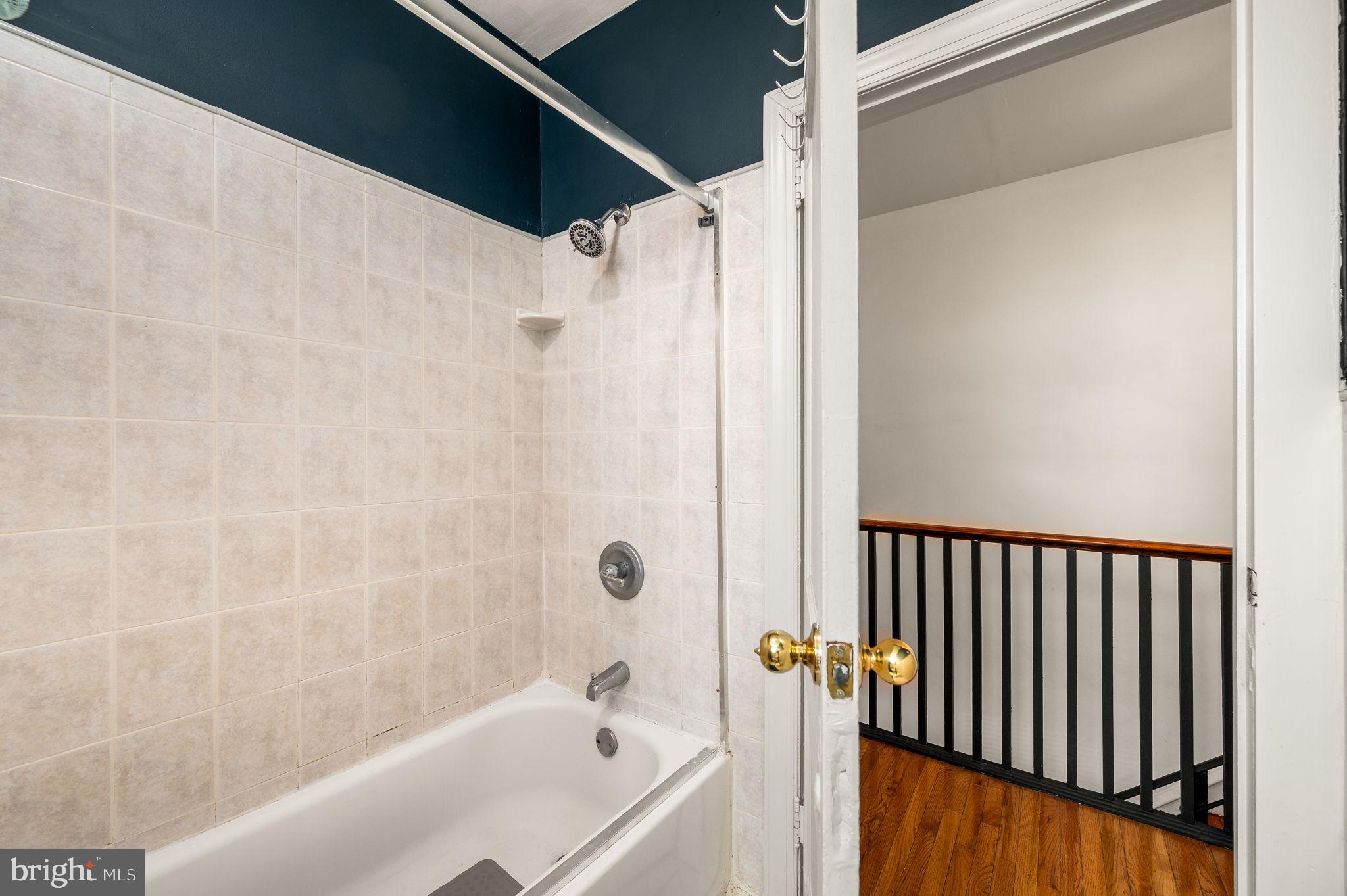 LAWNCREST - Residential